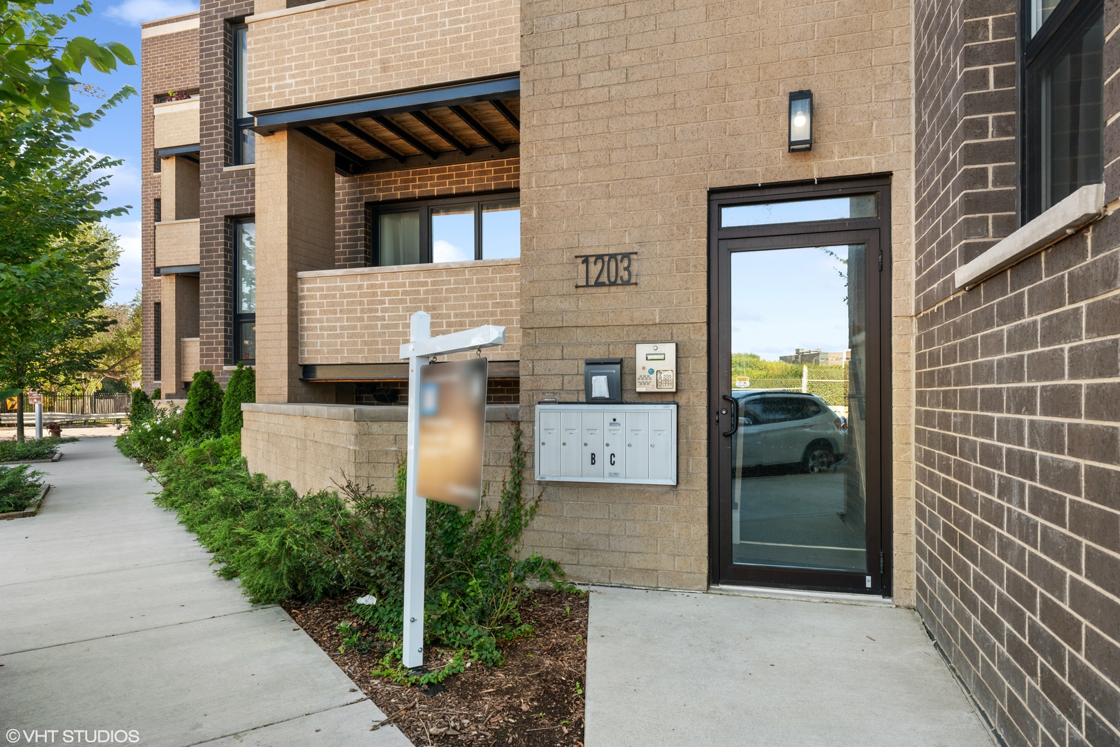 1203 W Superior Street Unit: 1B