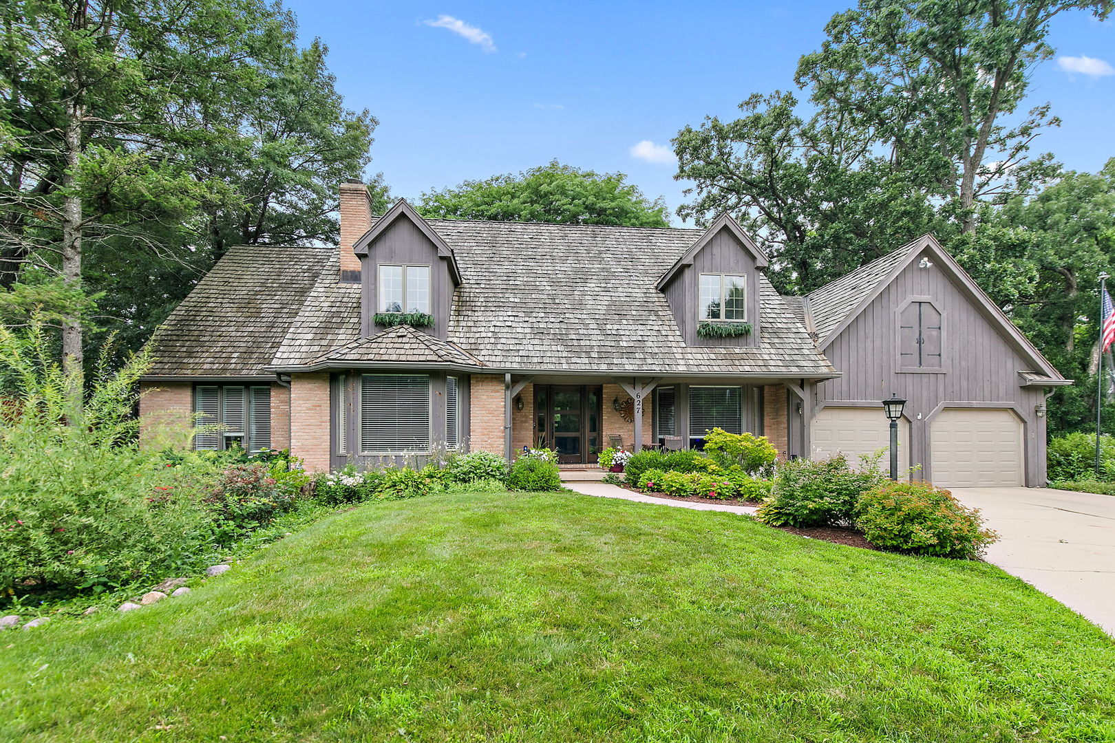 627 Wood Ridge Court