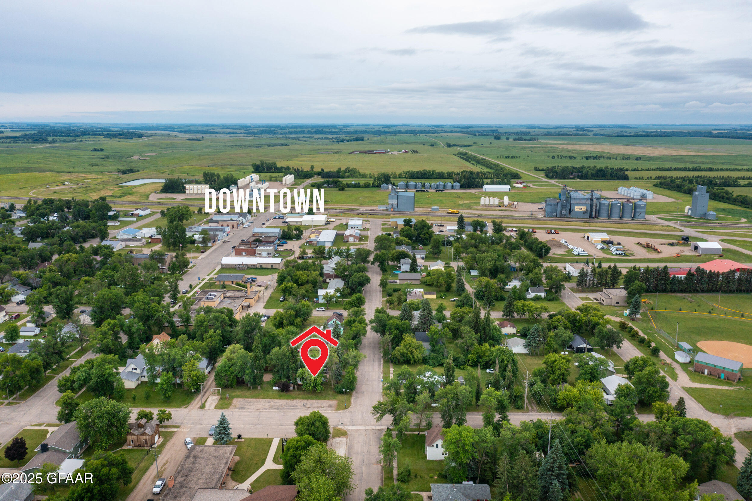 217 N BALDWIN Street, McVille