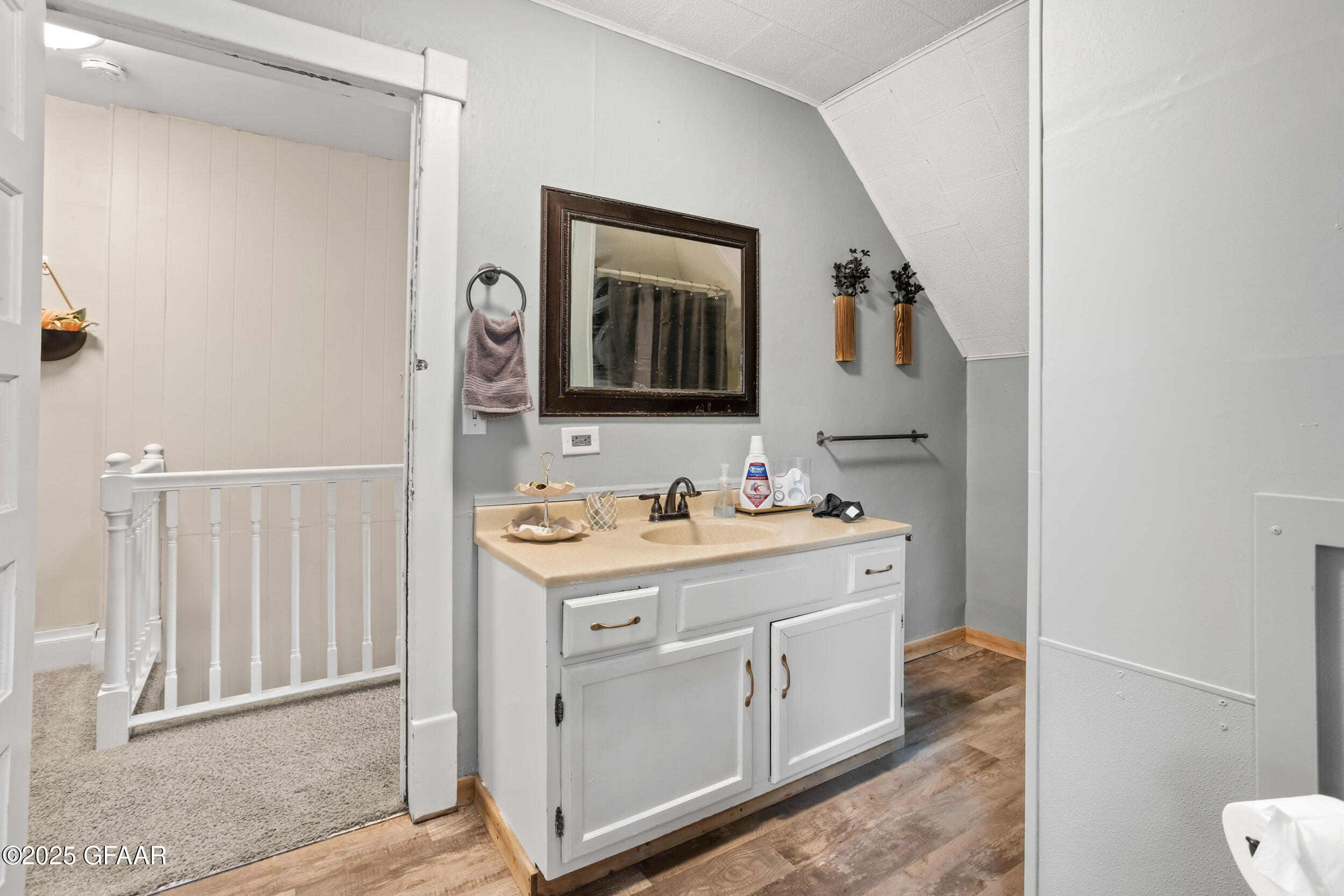 217 N BALDWIN Street, McVille