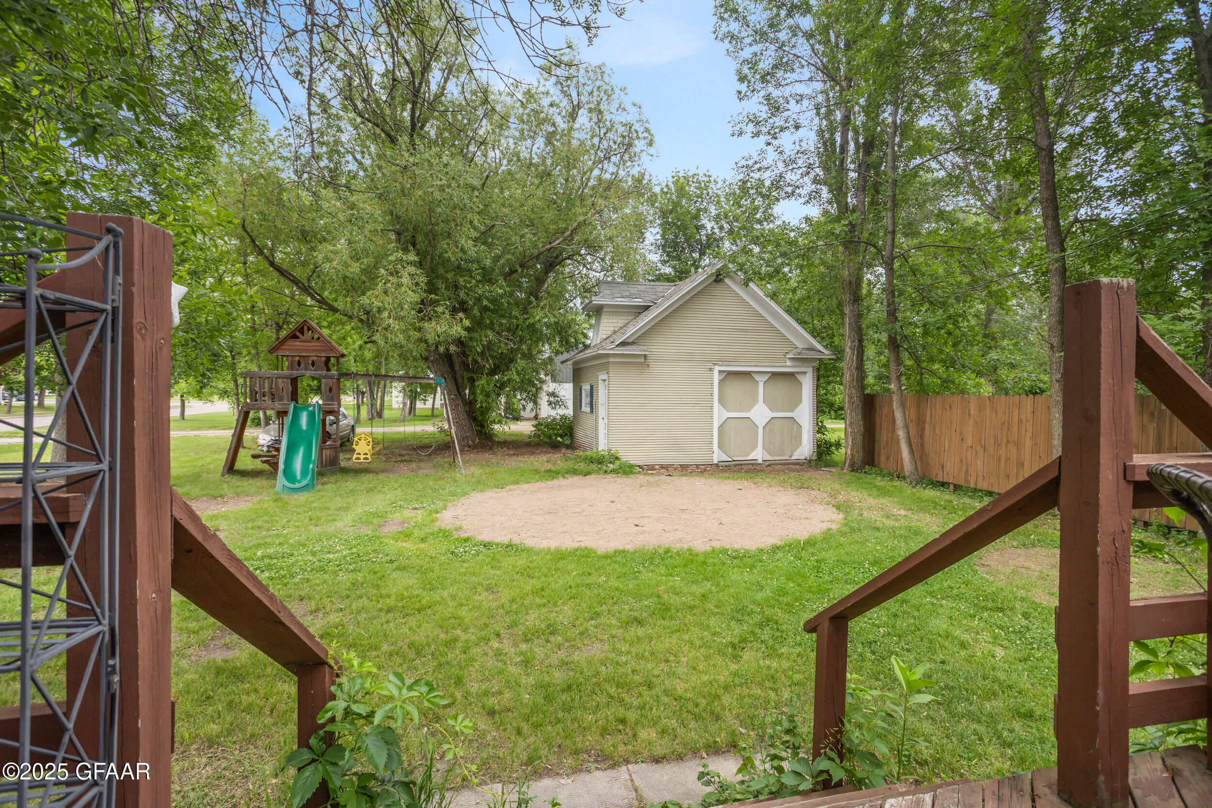 217 N BALDWIN Street, McVille