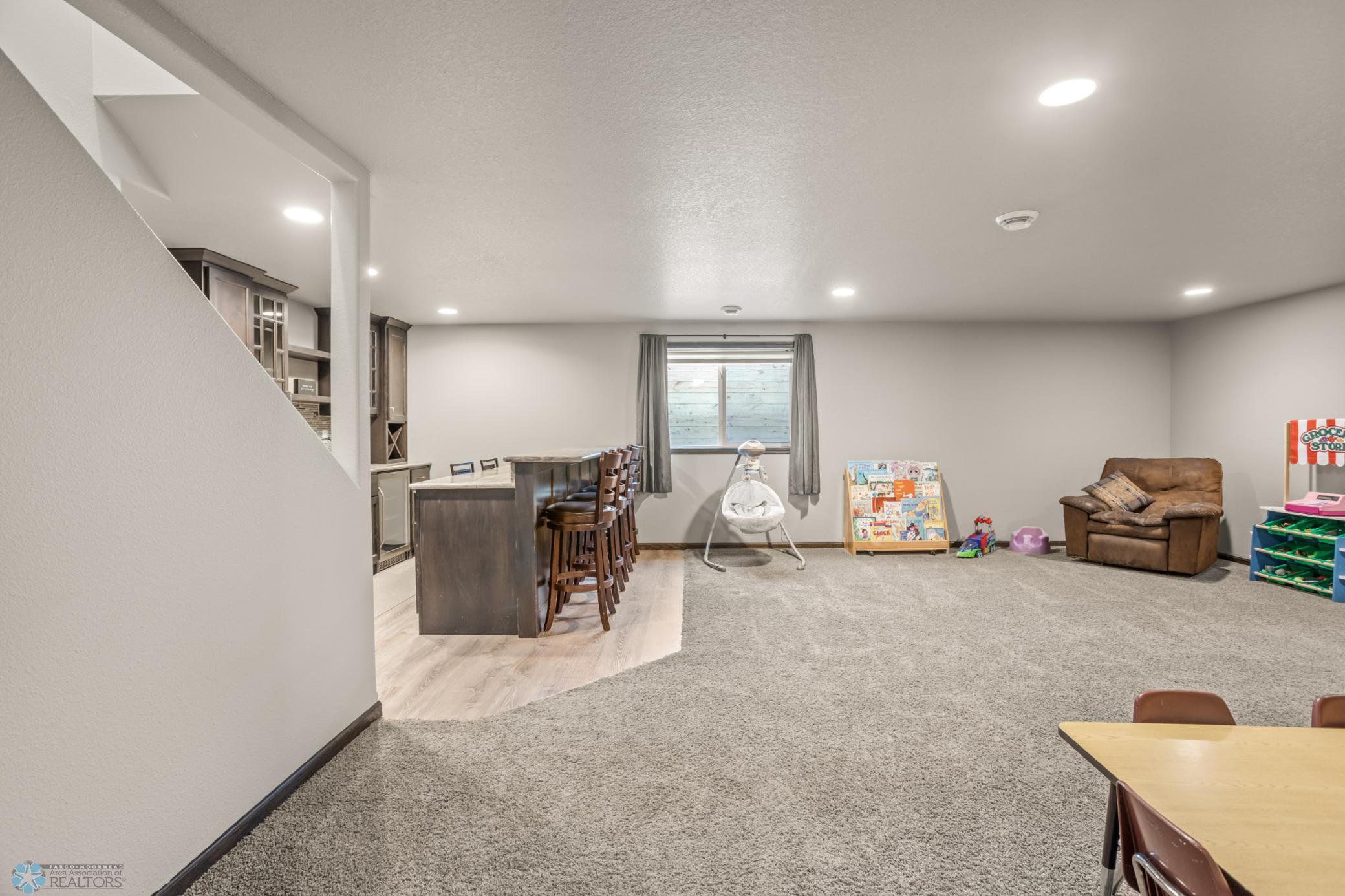 1557 Johnson Drive S