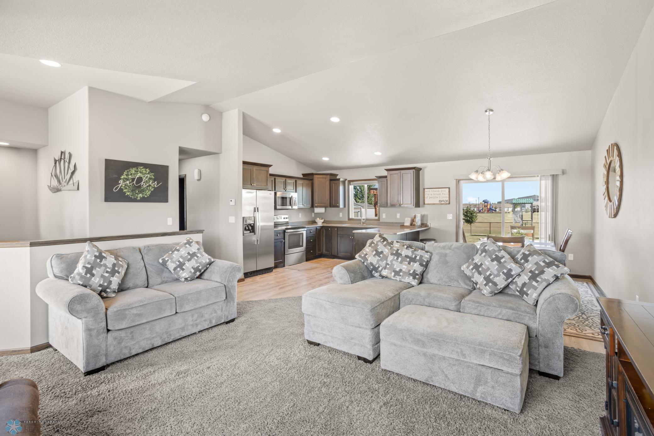 1557 Johnson Drive S