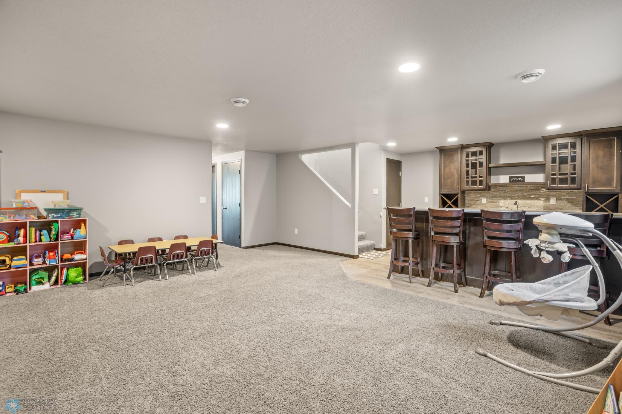 1557 Johnson Drive S