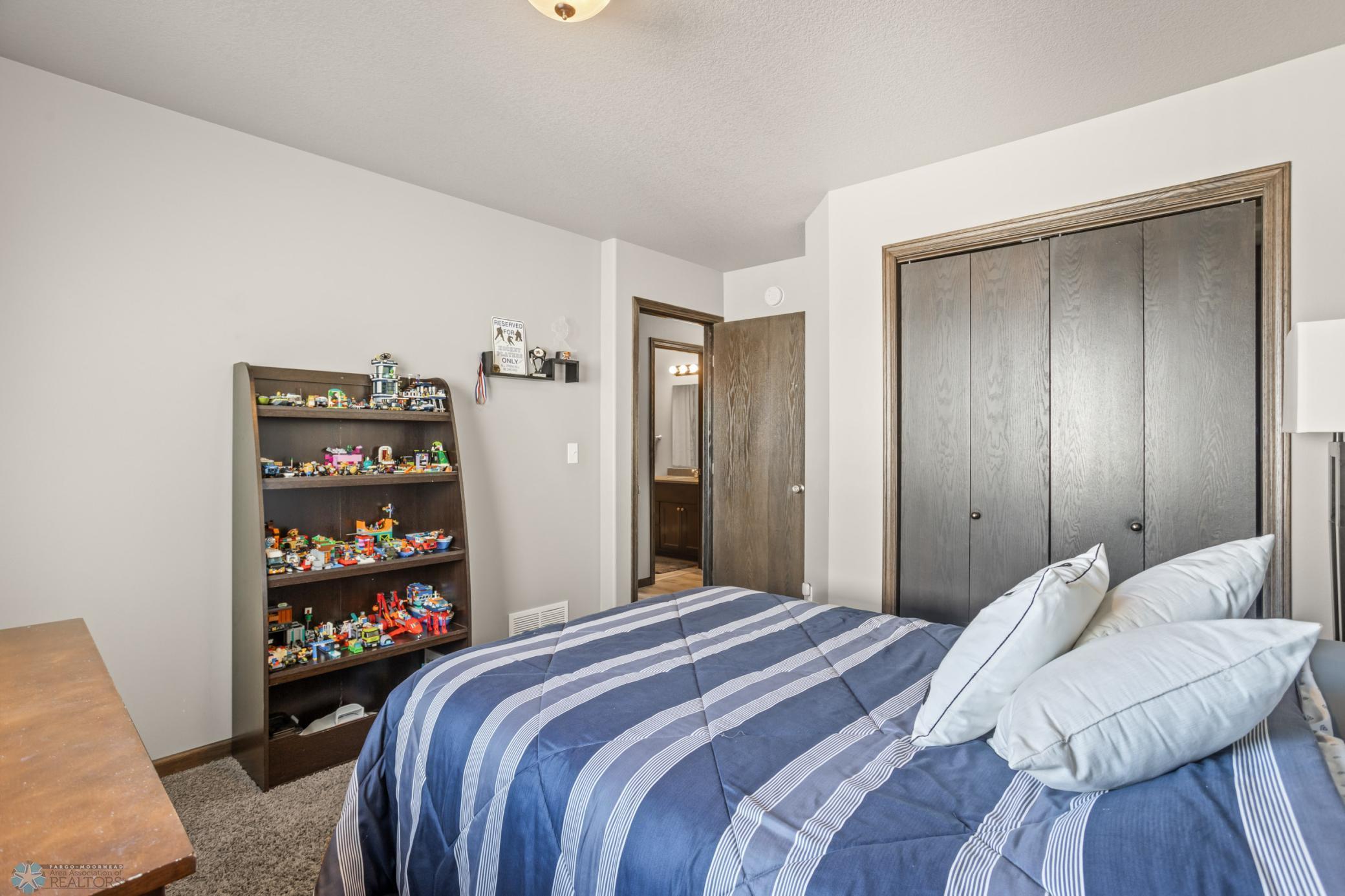 1557 Johnson Drive S