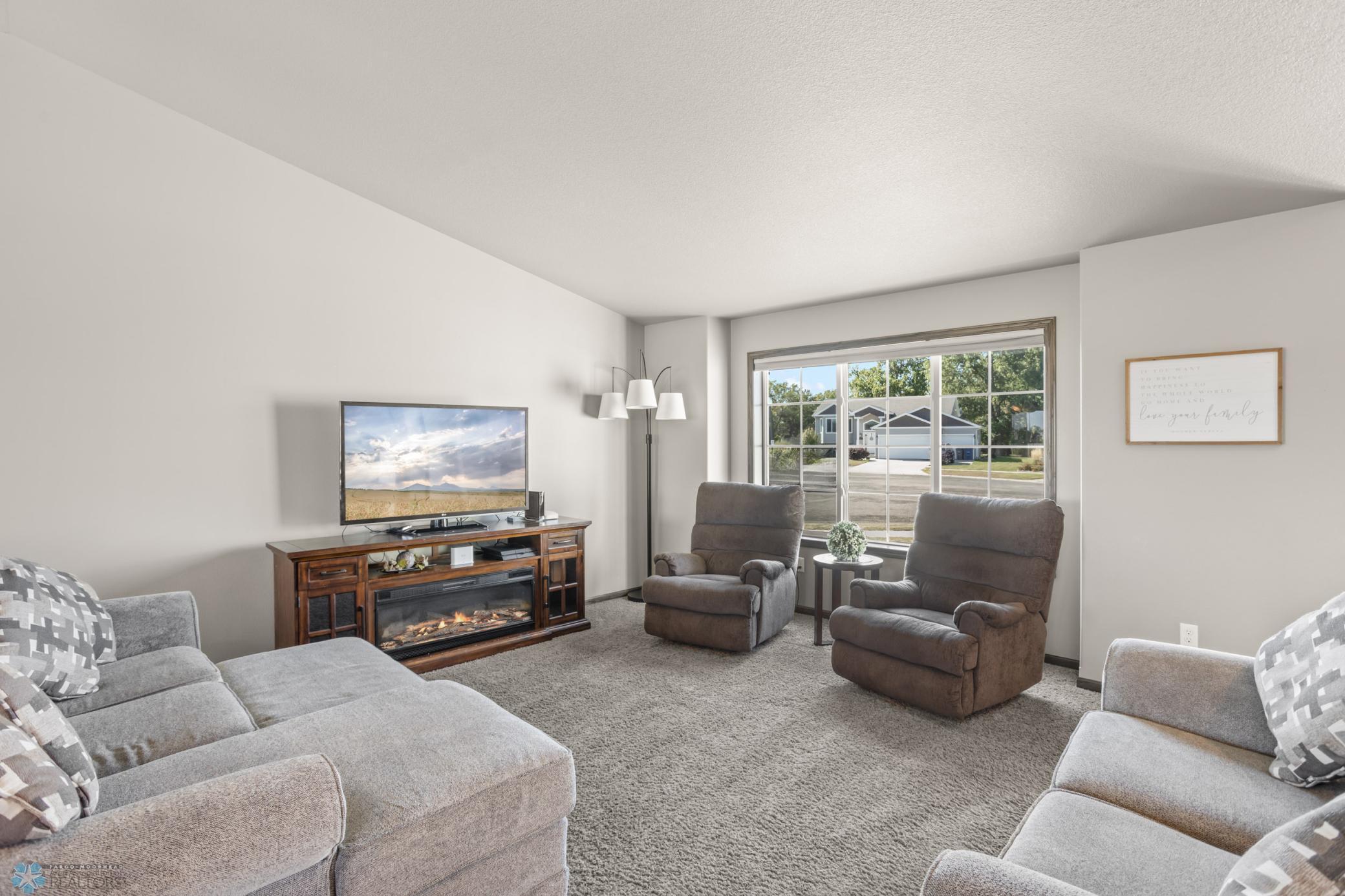 1557 Johnson Drive S