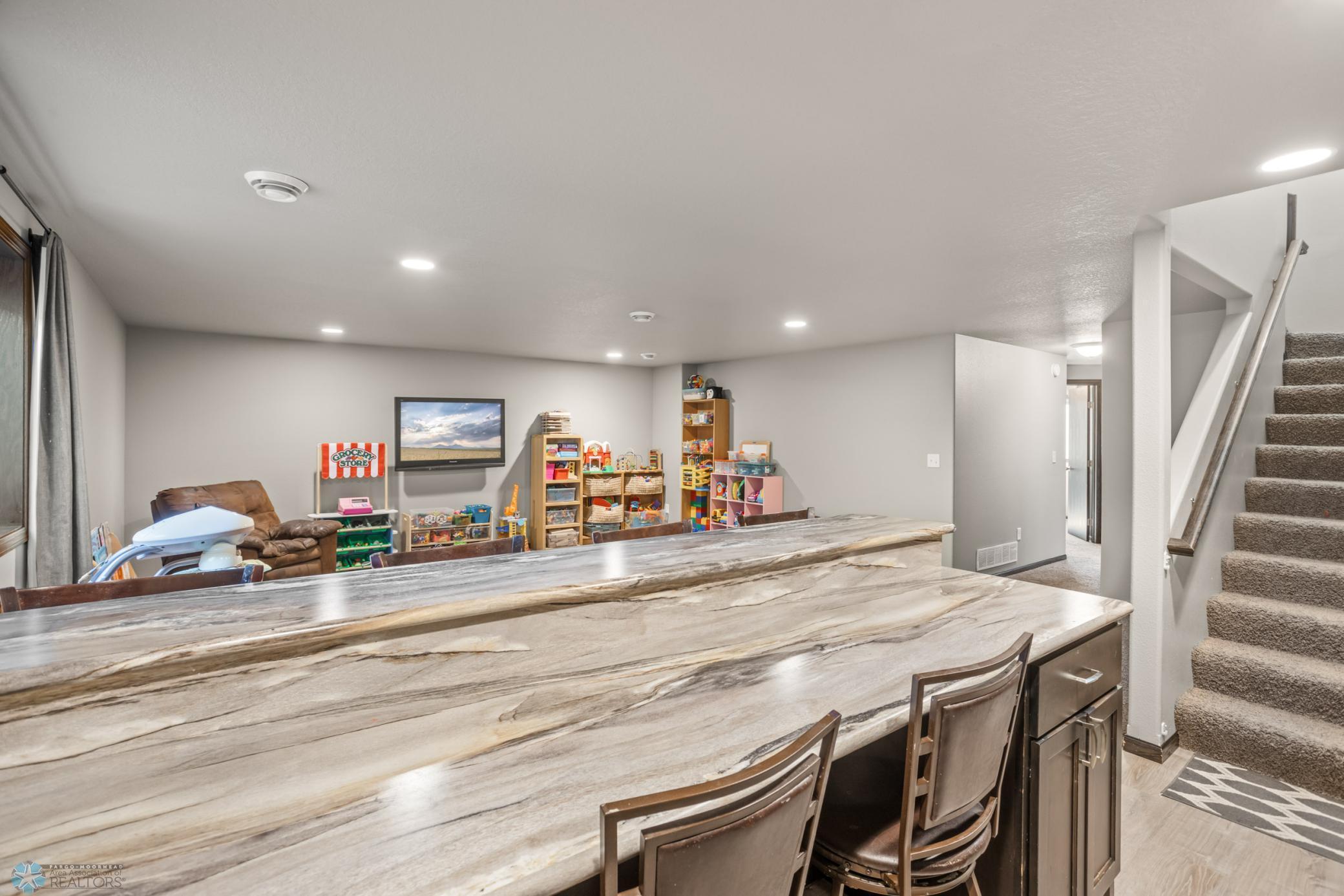 1557 Johnson Drive S