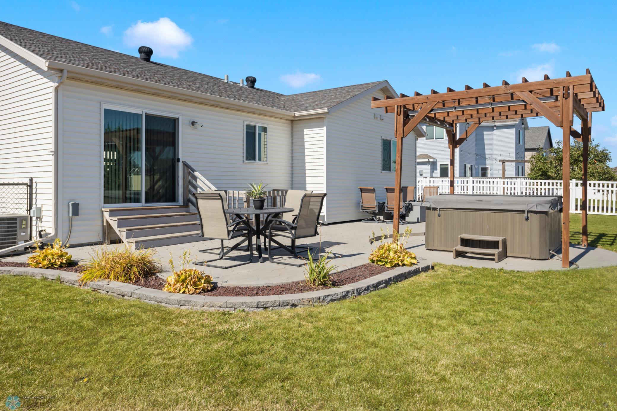 1557 Johnson Drive S