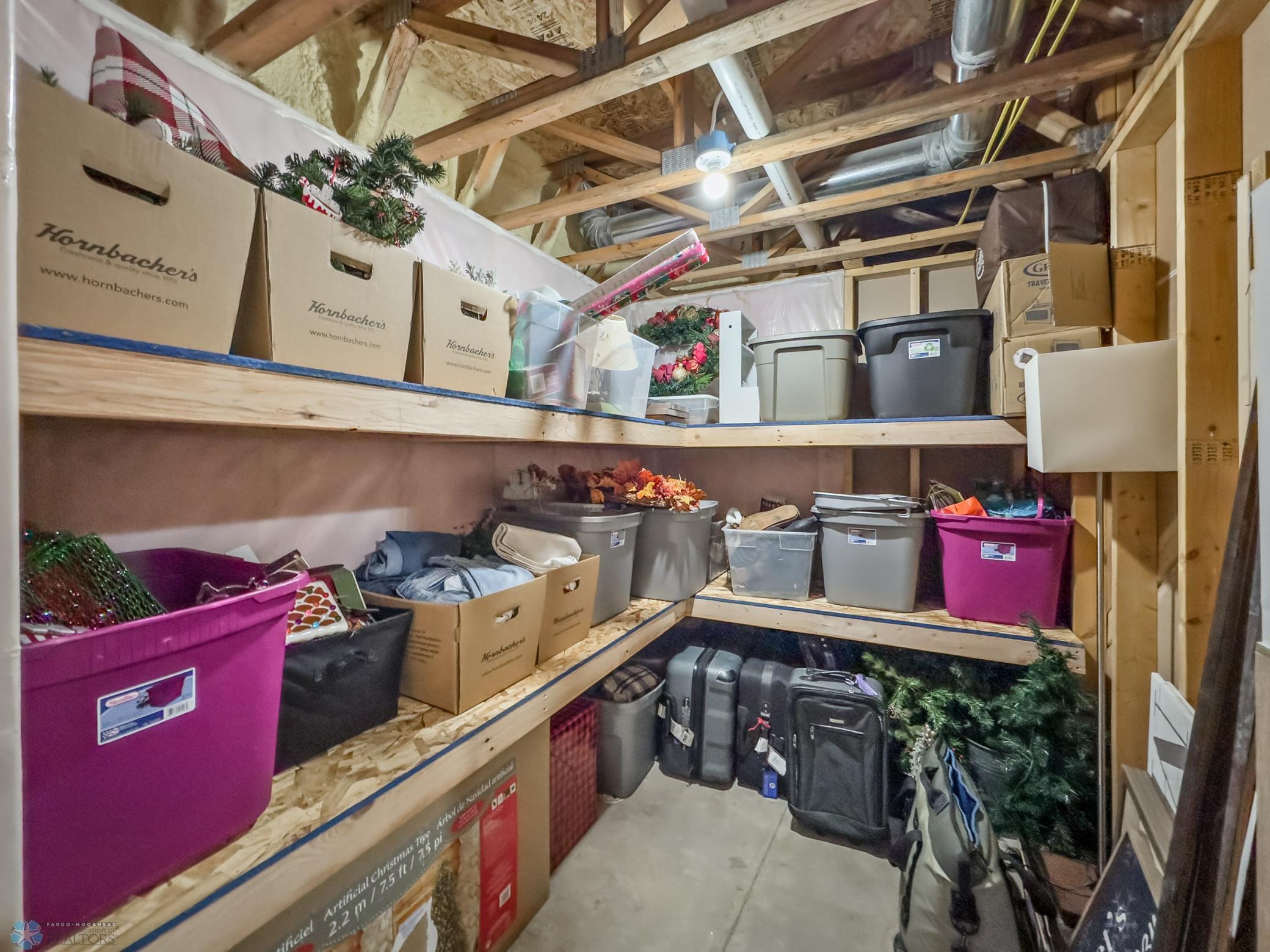 1557 Johnson Drive S