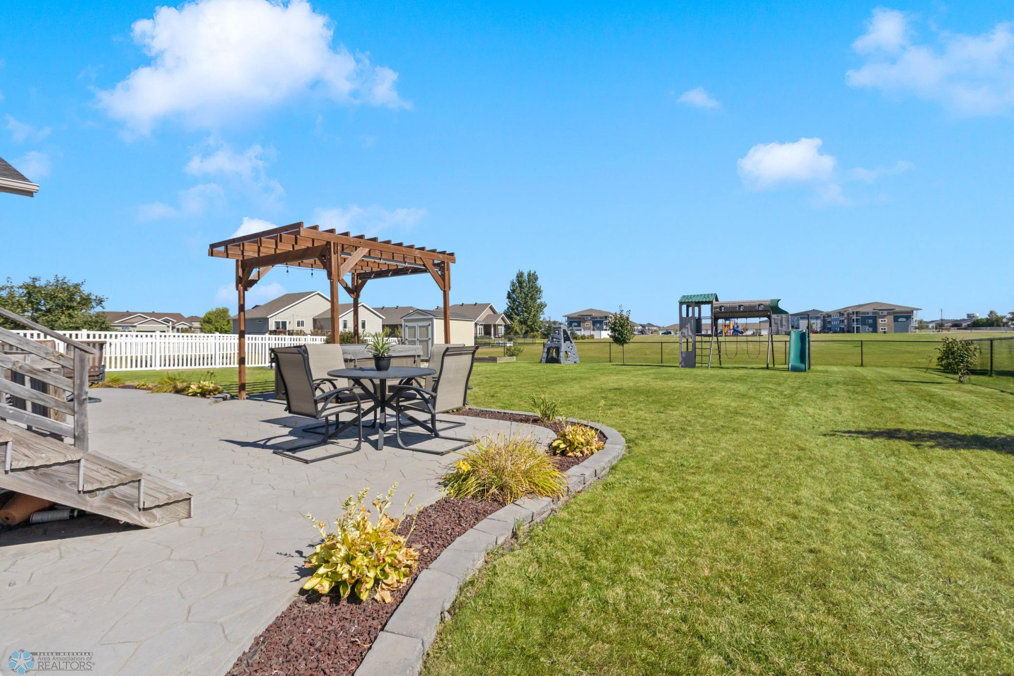 1557 Johnson Drive S