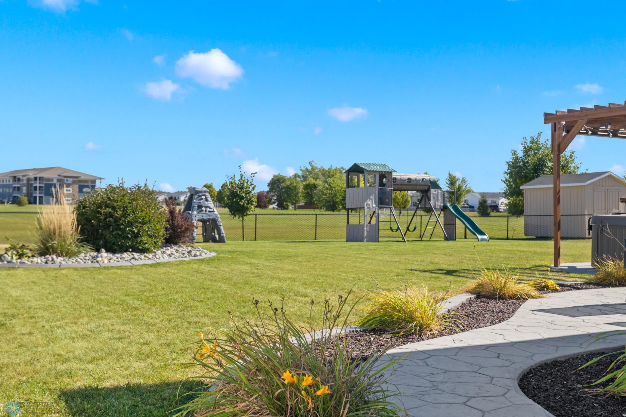 1557 Johnson Drive S