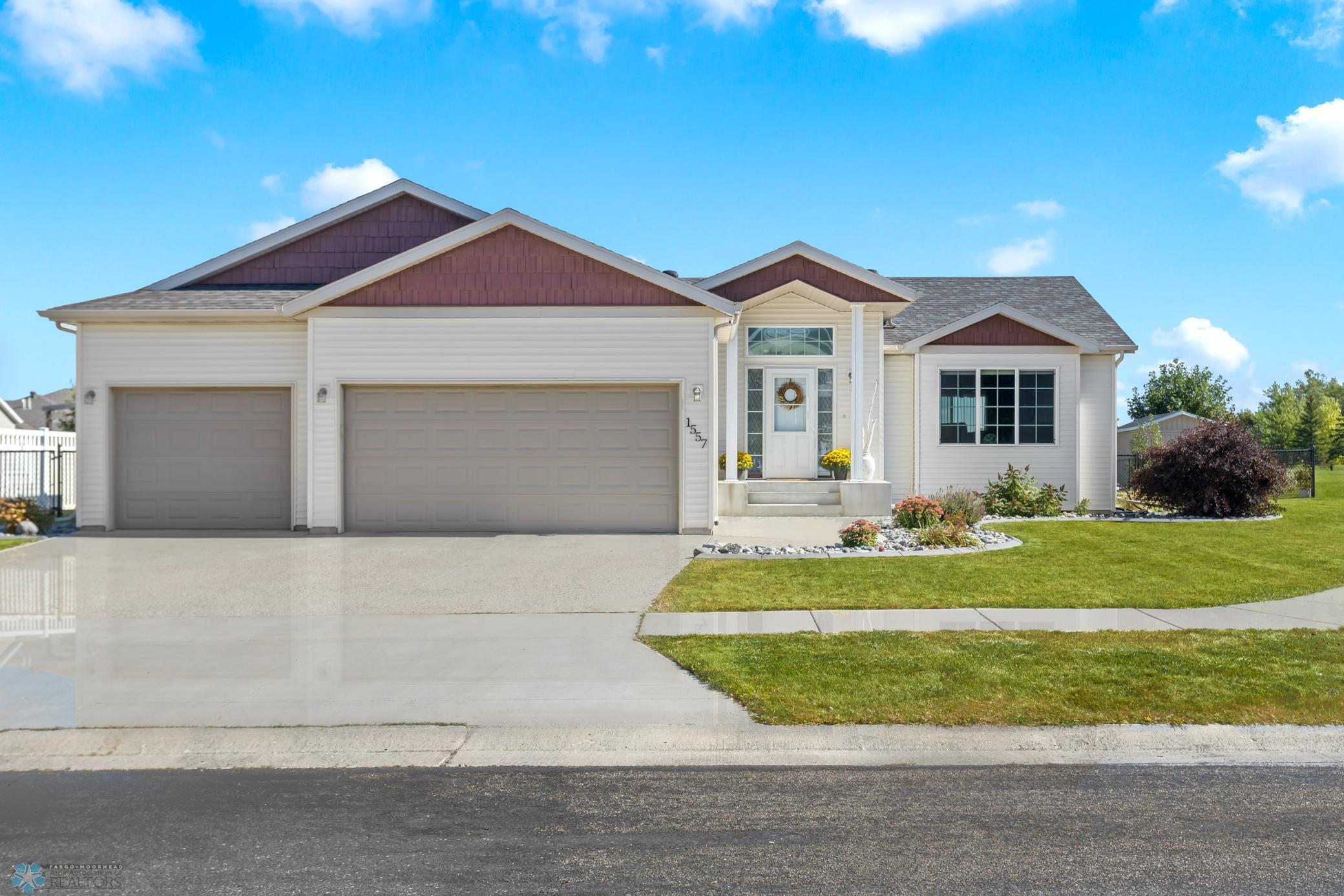 1557 Johnson Drive S