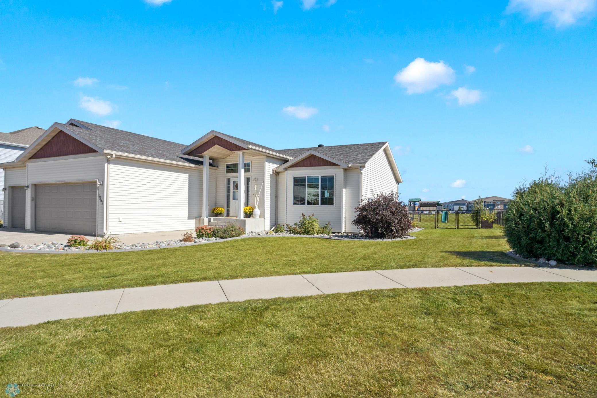 1557 Johnson Drive S