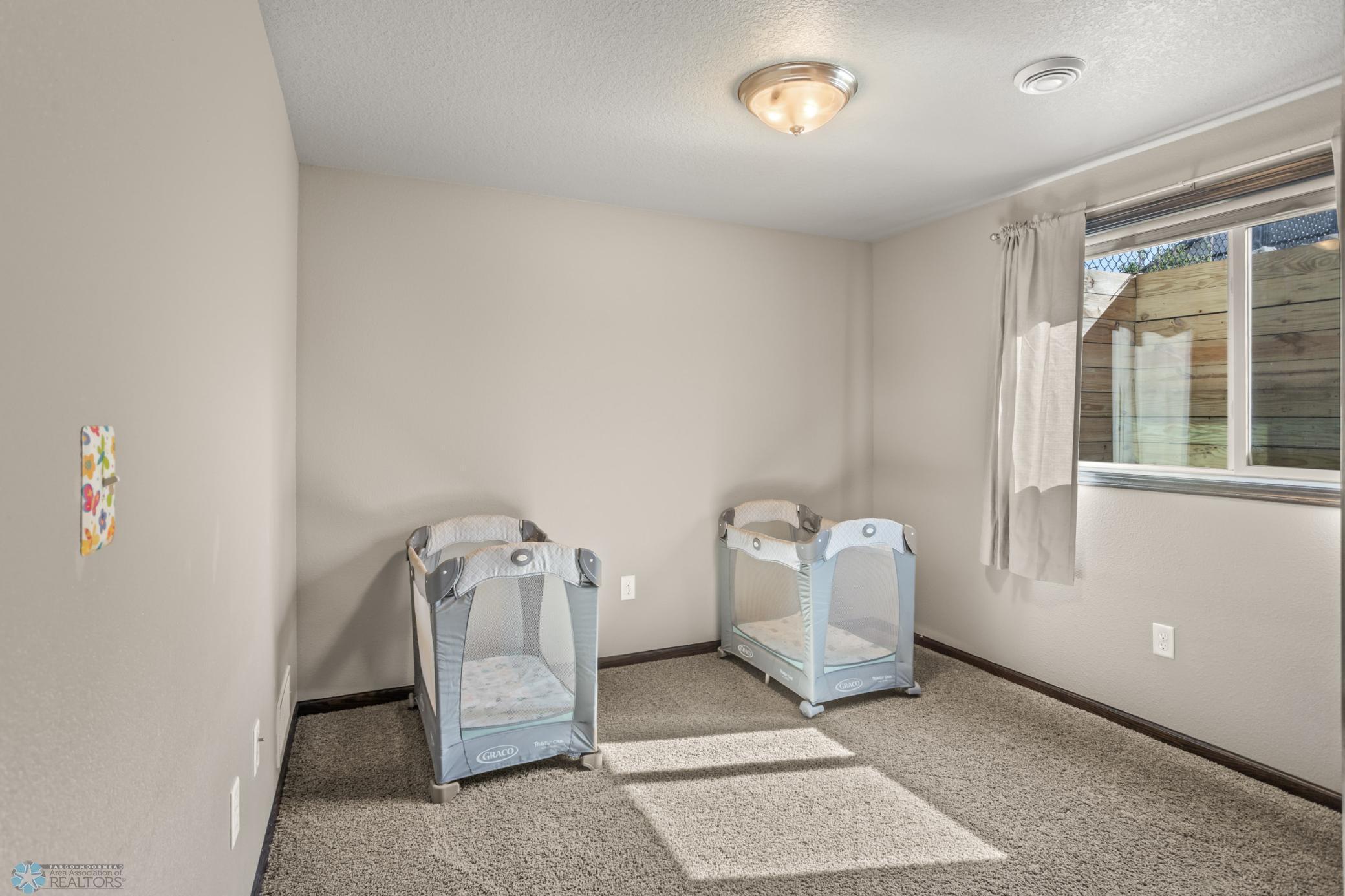 1557 Johnson Drive S