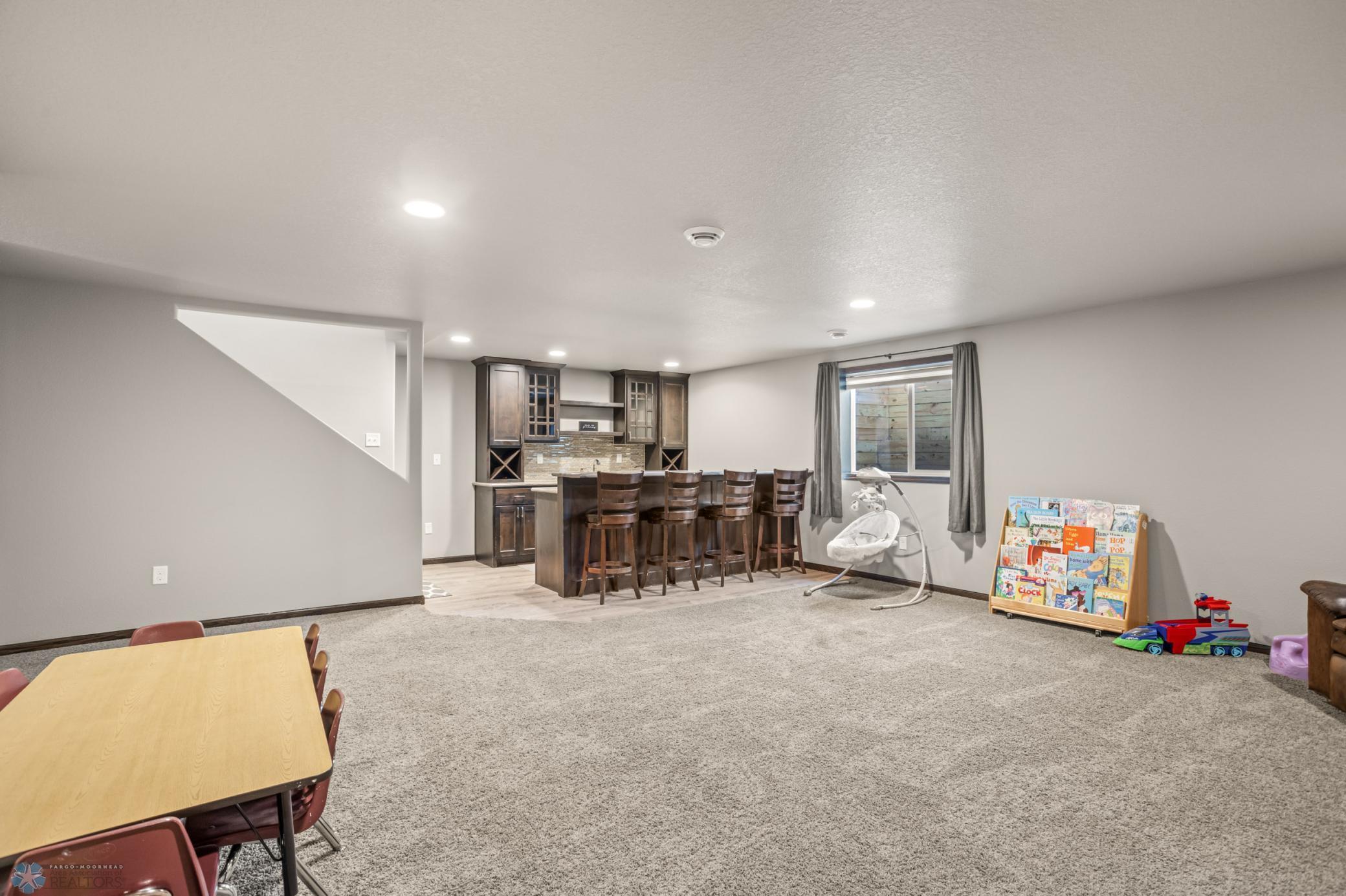 1557 Johnson Drive S