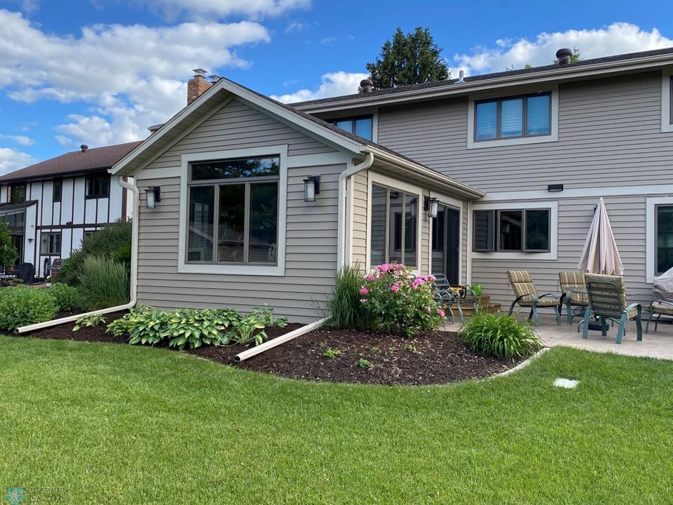 114 Prairiewood Drive S