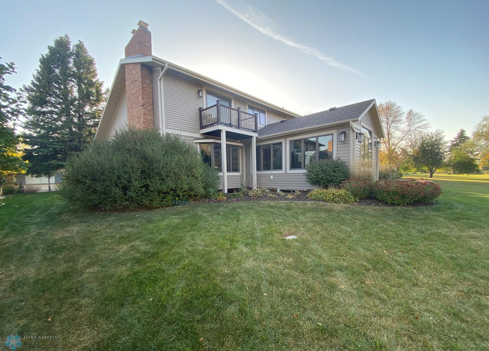 114 Prairiewood Drive S