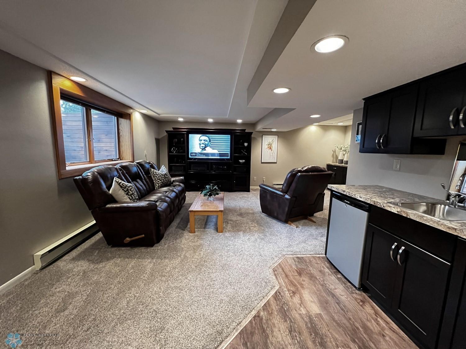 114 Prairiewood Drive S
