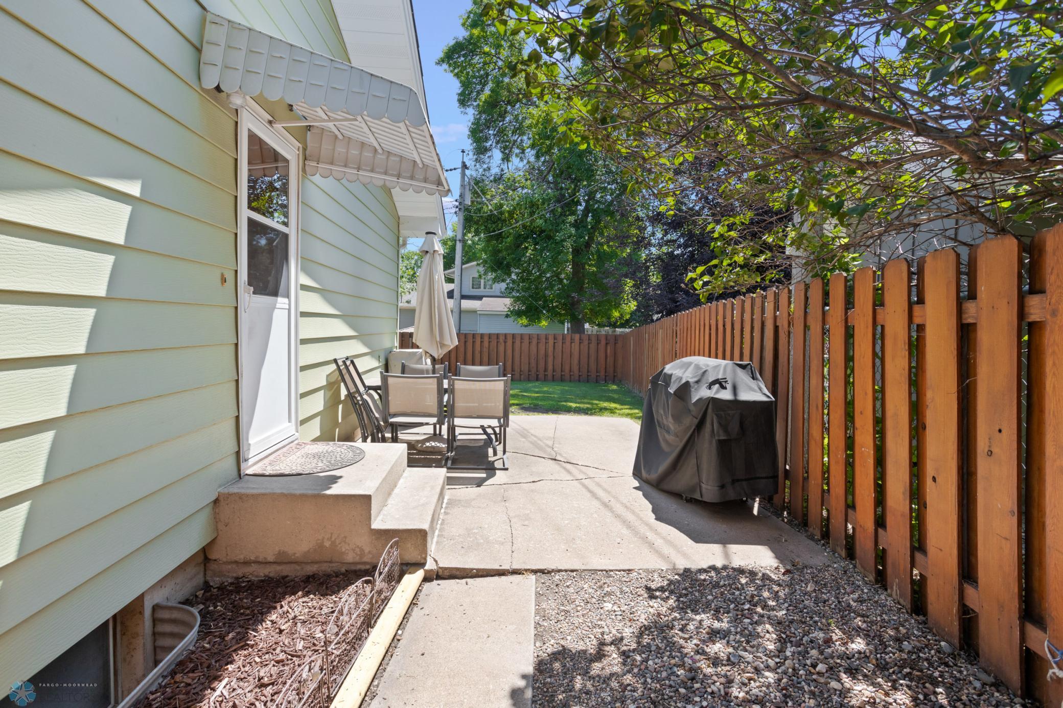 2807 Edgewood Drive N