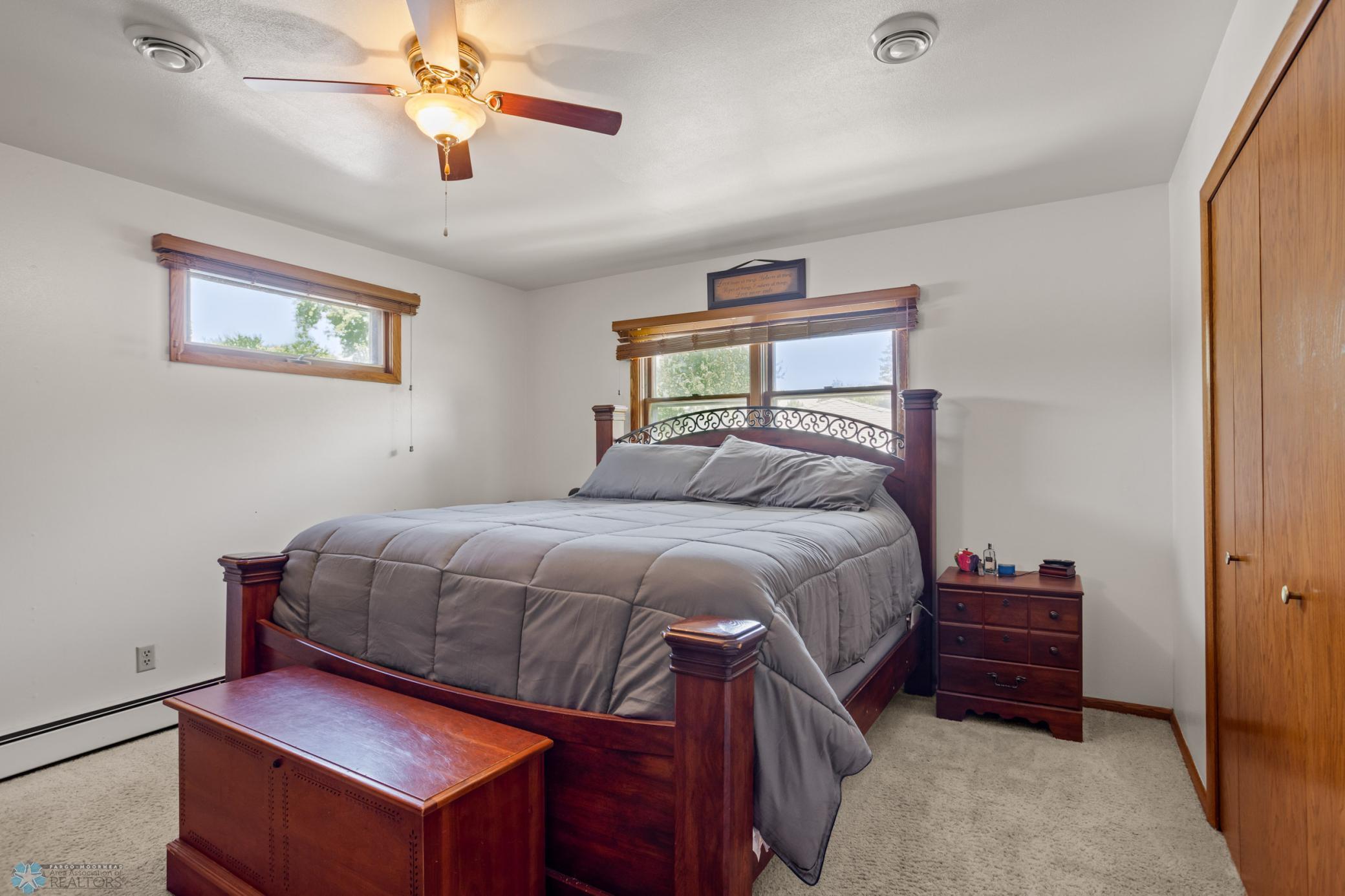 2807 Edgewood Drive N