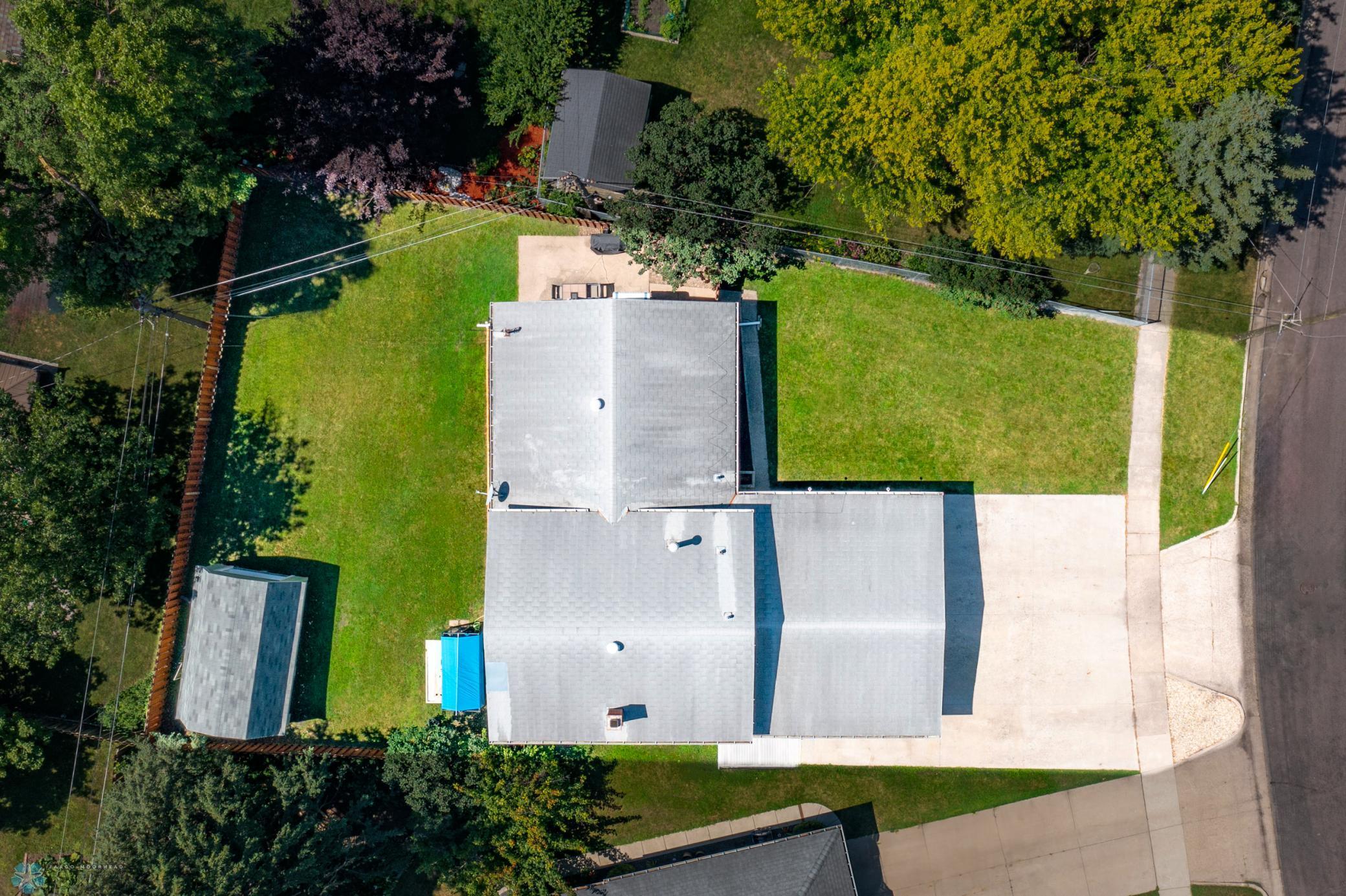 2807 Edgewood Drive N