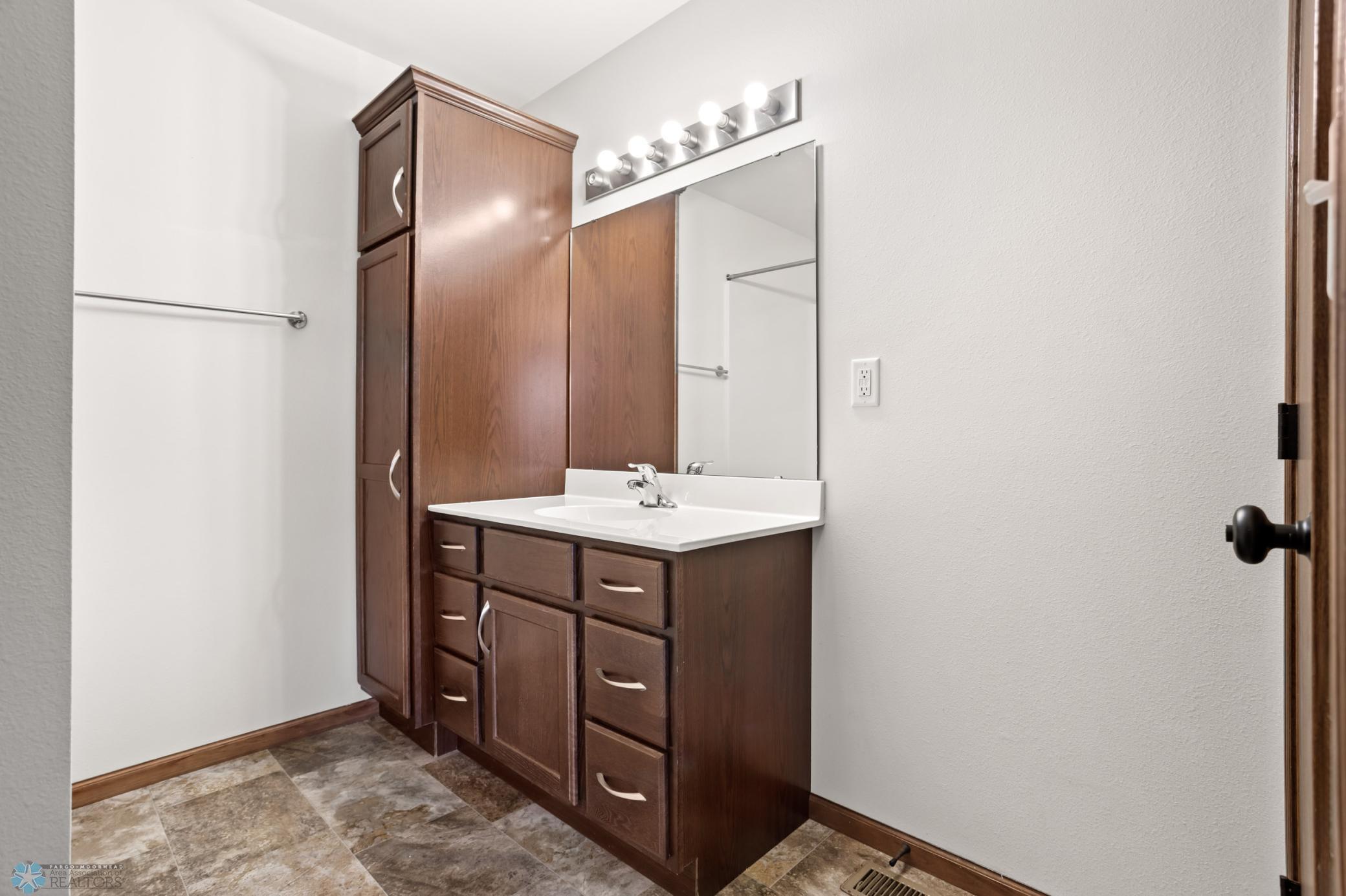 2728 Westwood Street W