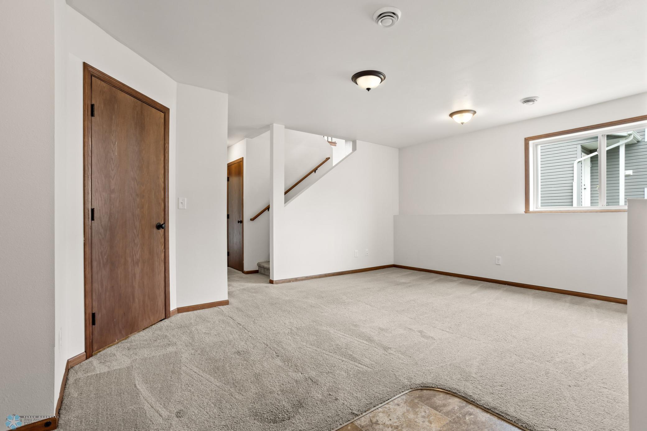 2728 Westwood Street W