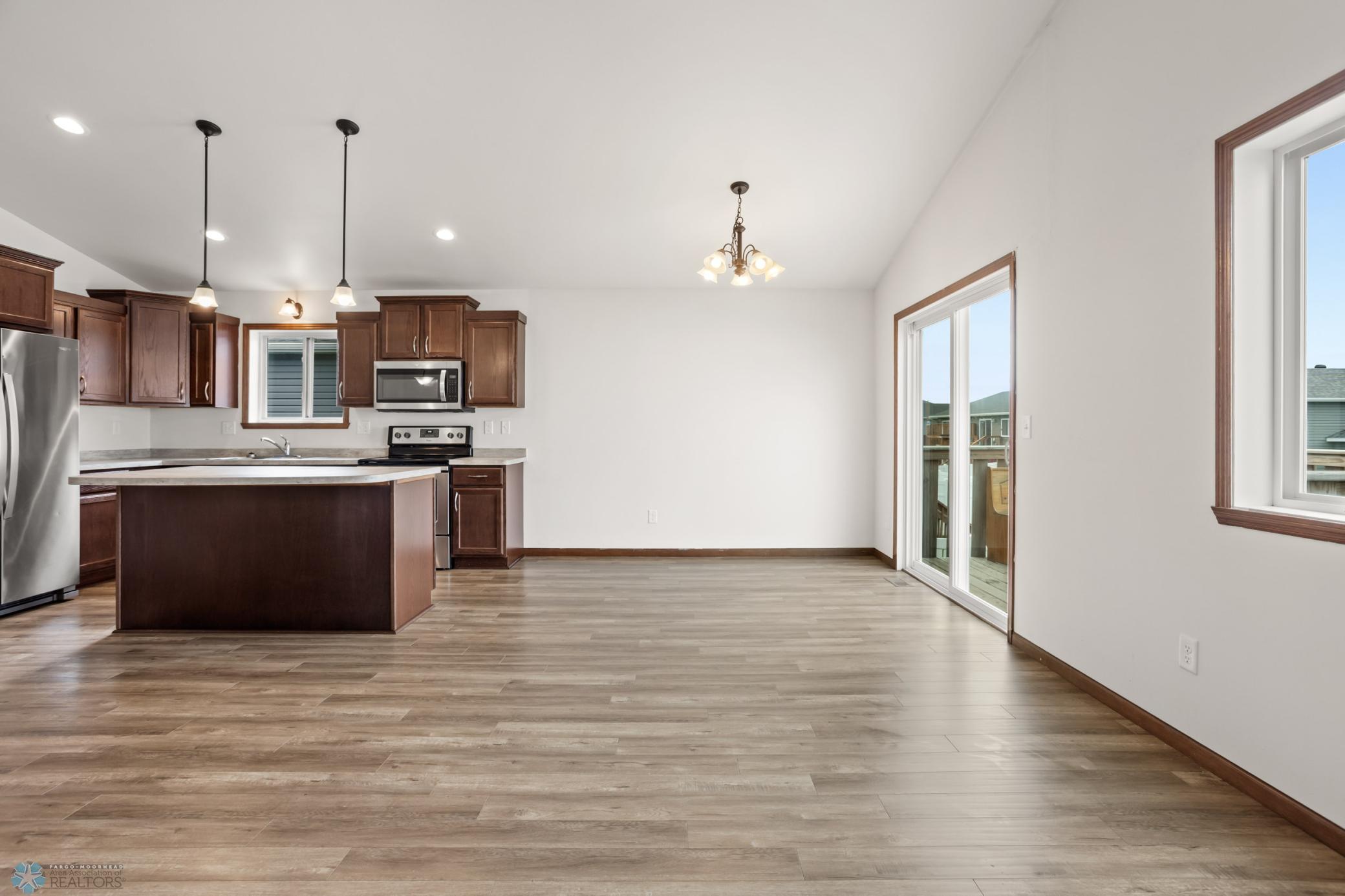 2728 Westwood Street W