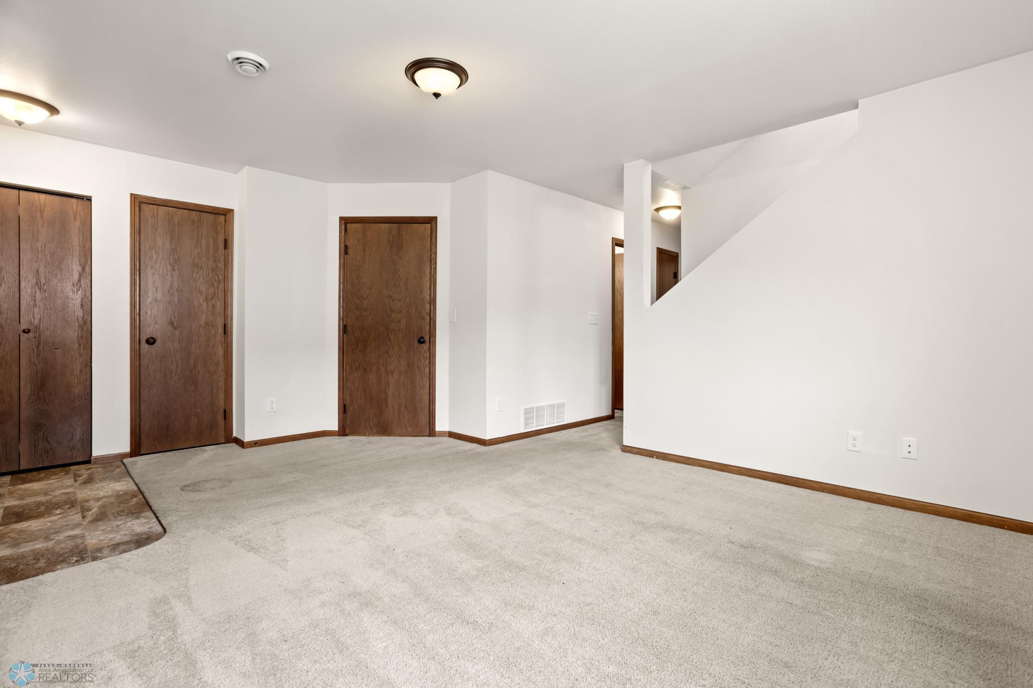 2728 Westwood Street W