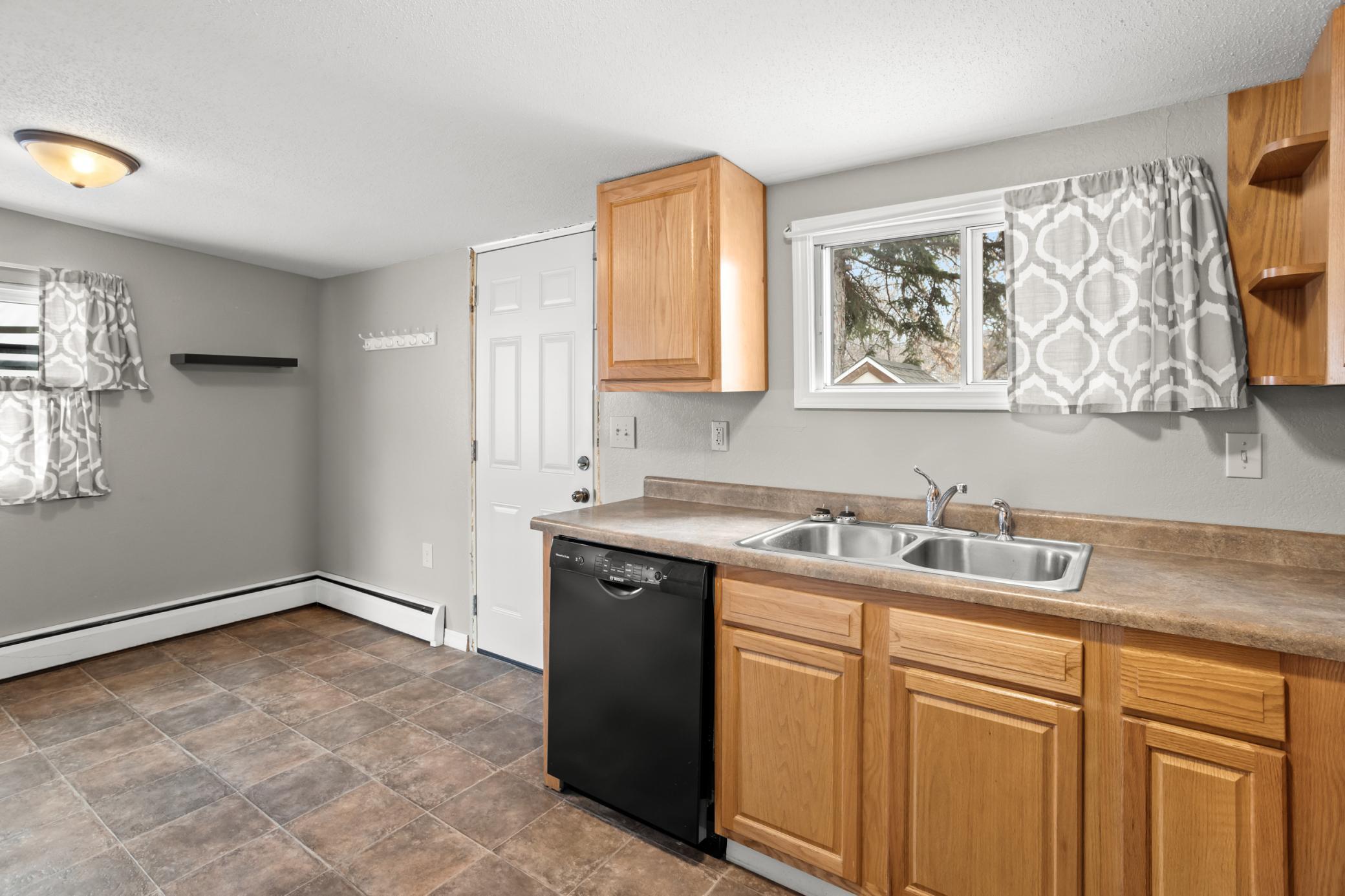 1446 16 1/2 Street S