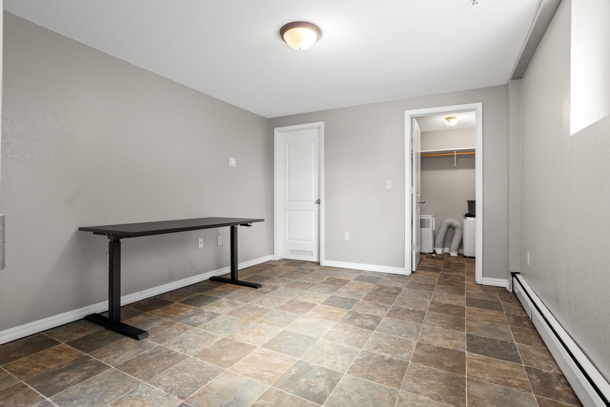 1446 16 1/2 Street S