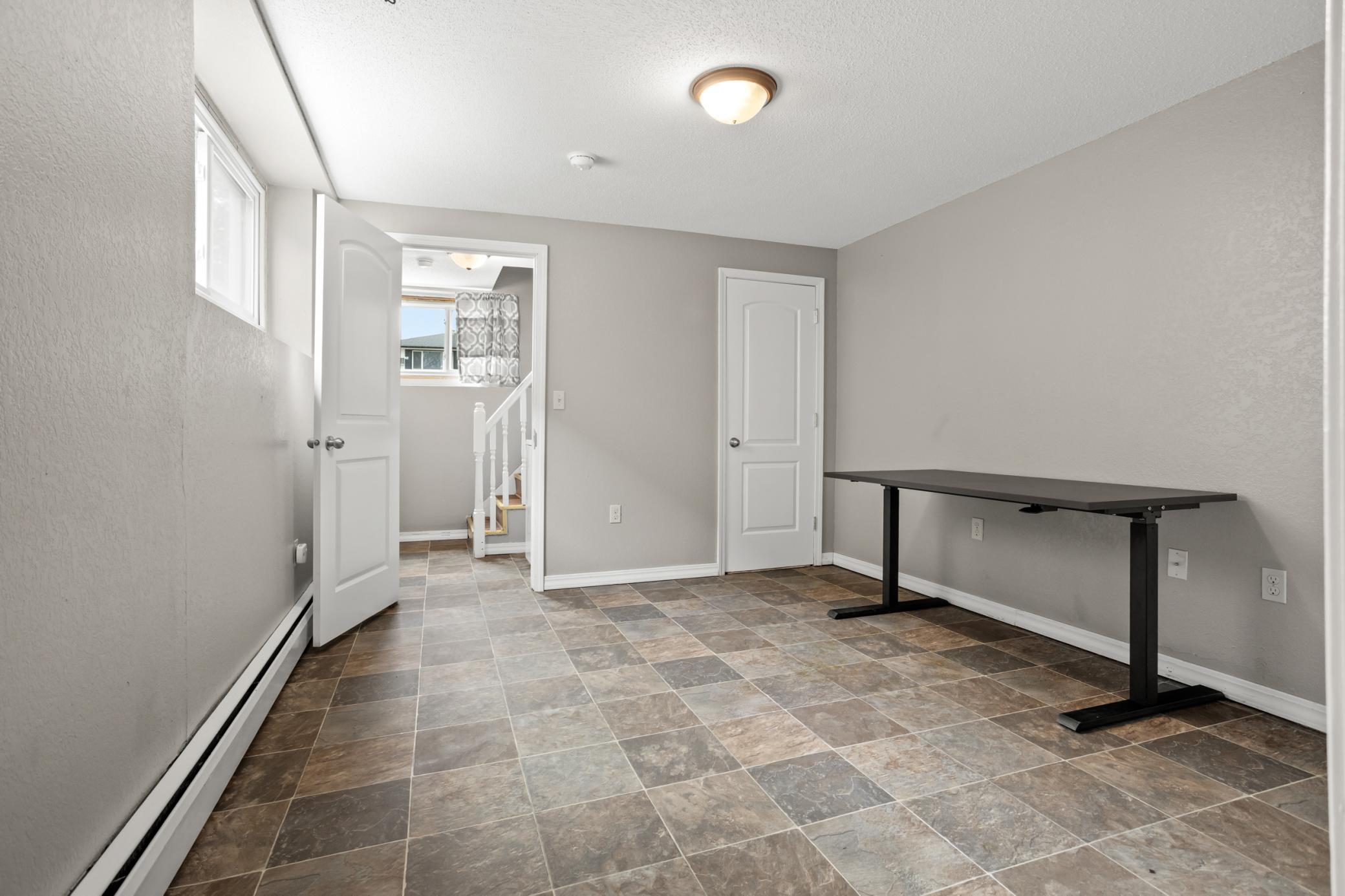 1446 16 1/2 Street S