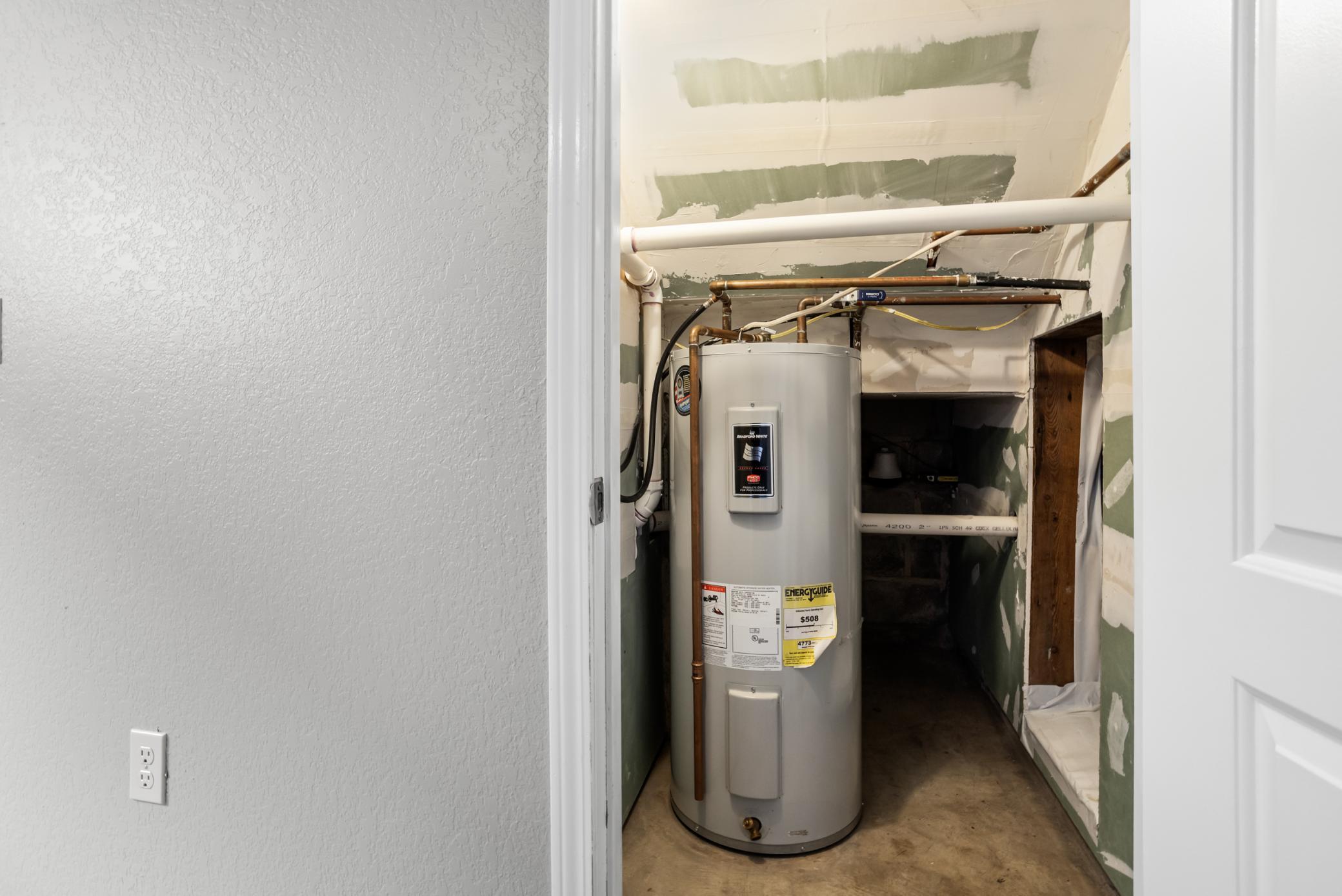 1446 16 1/2 Street S