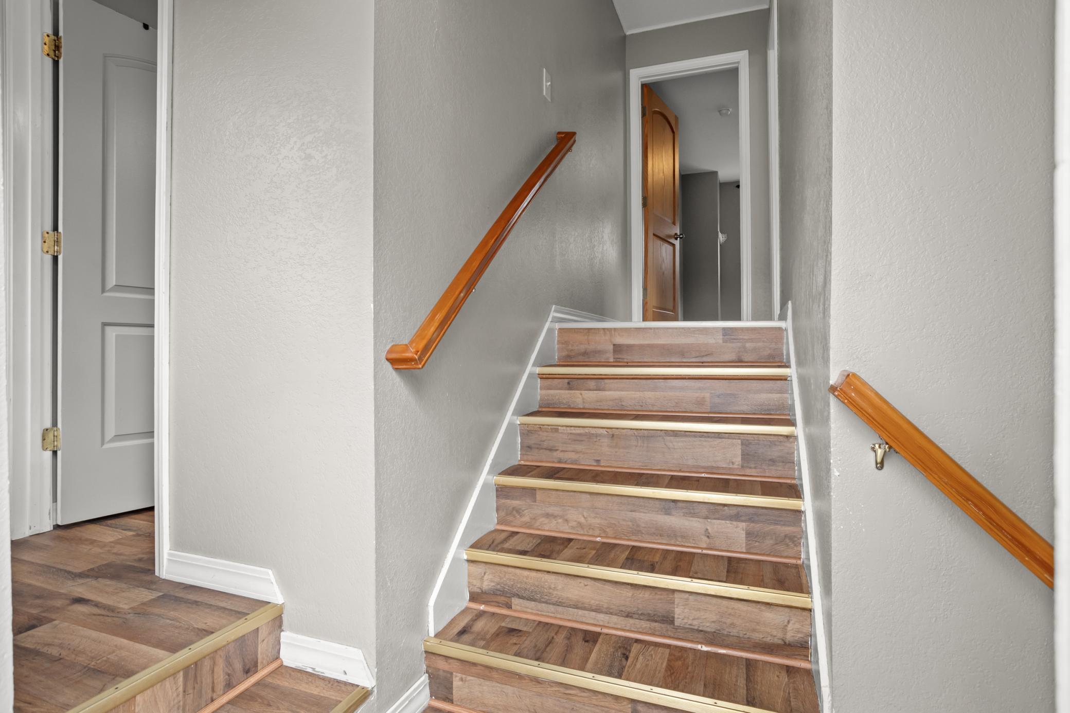 1446 16 1/2 Street S