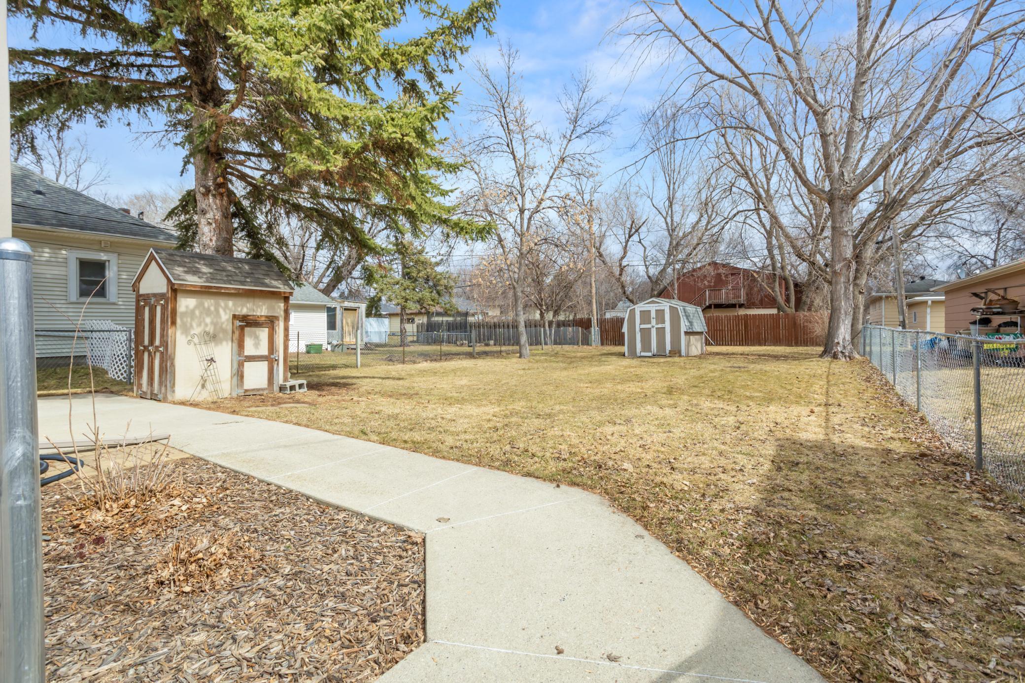 1446 16 1/2 Street S