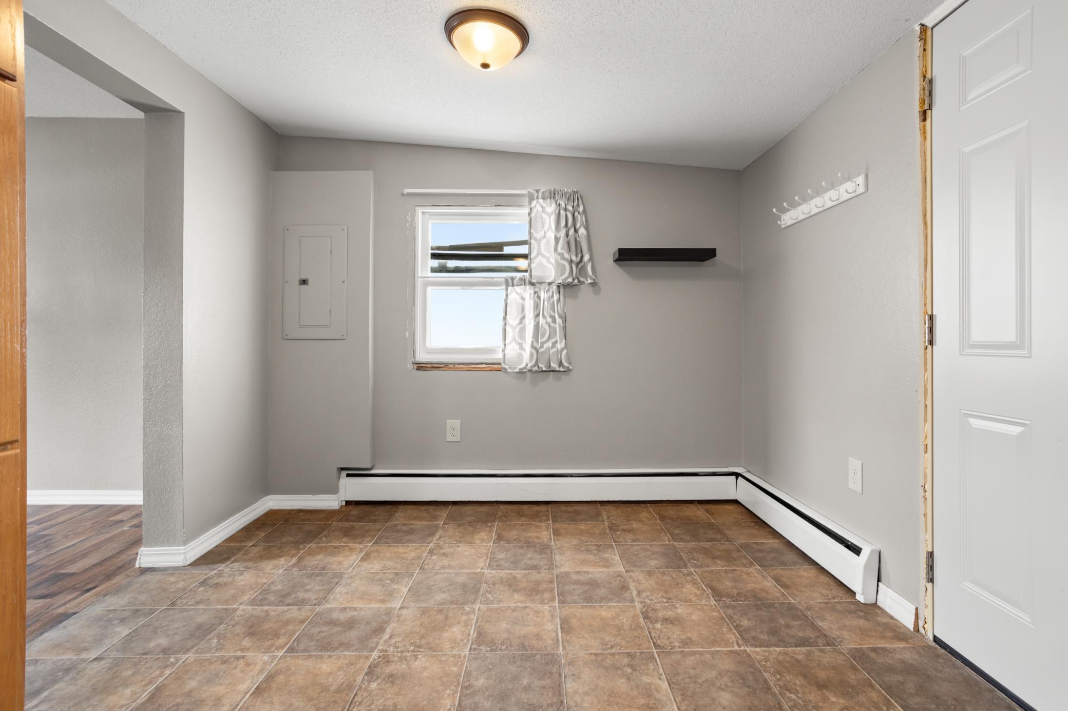 1446 16 1/2 Street S