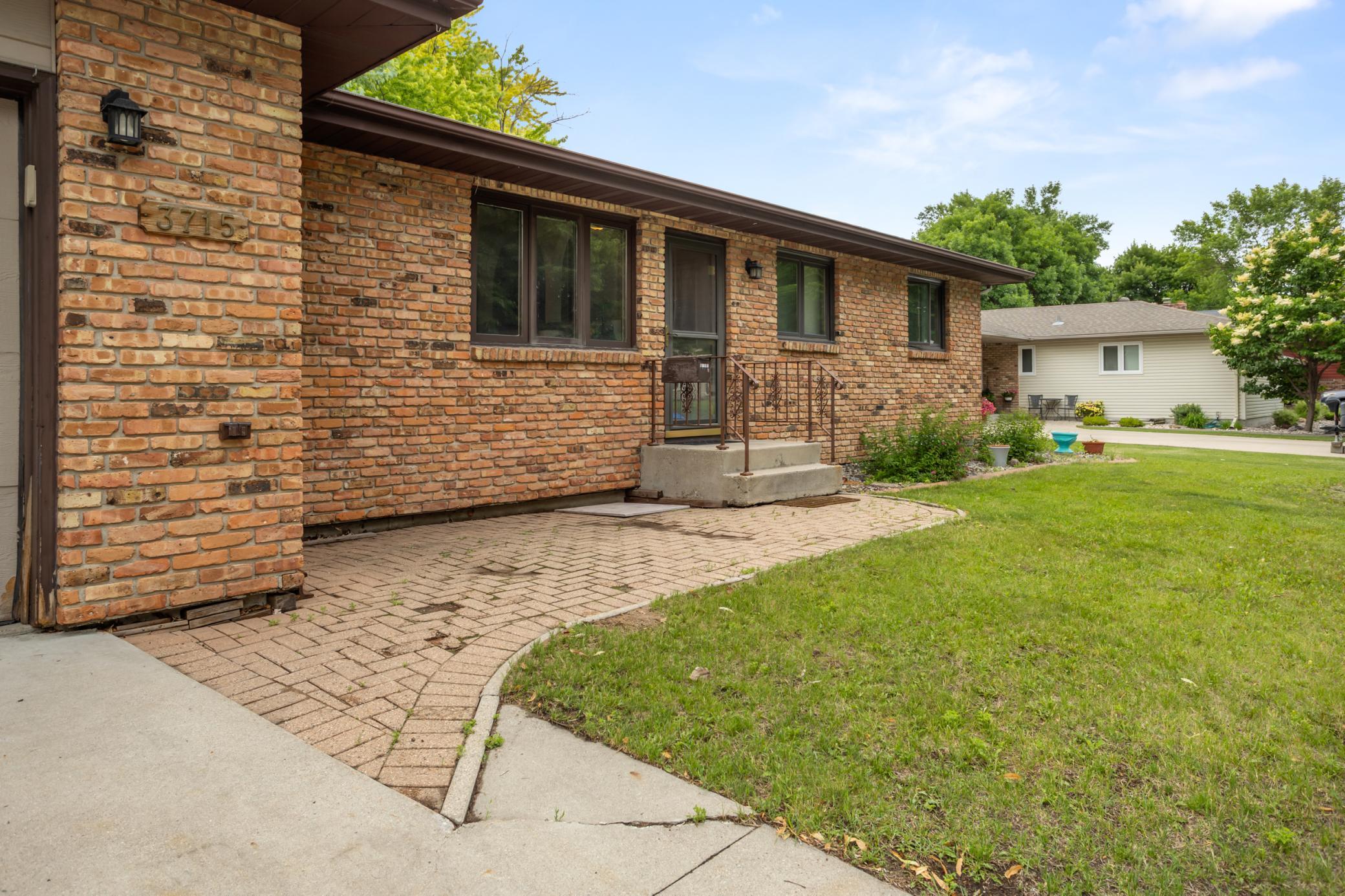 3715 Burritt Street S