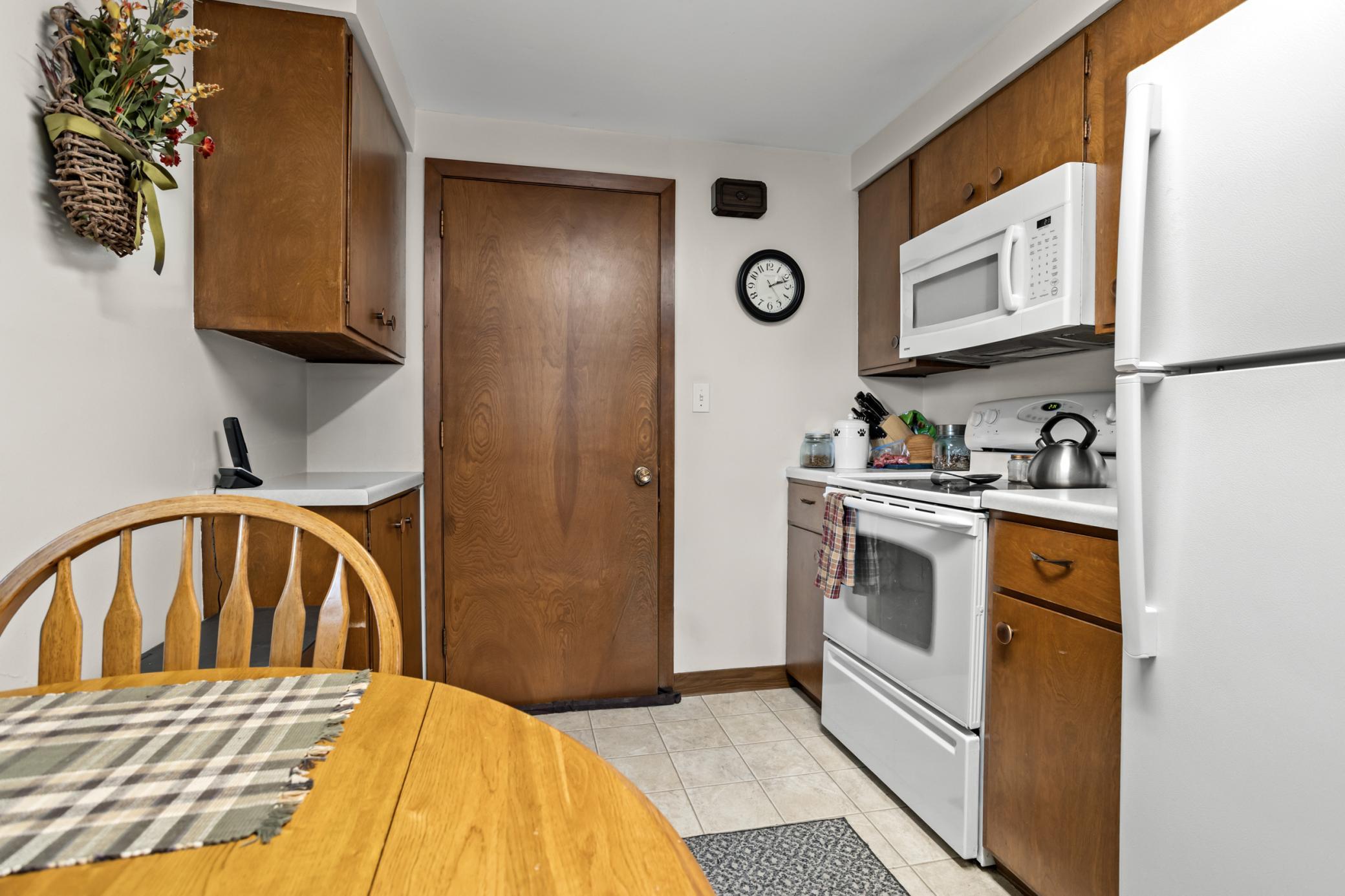 527 1st Street N