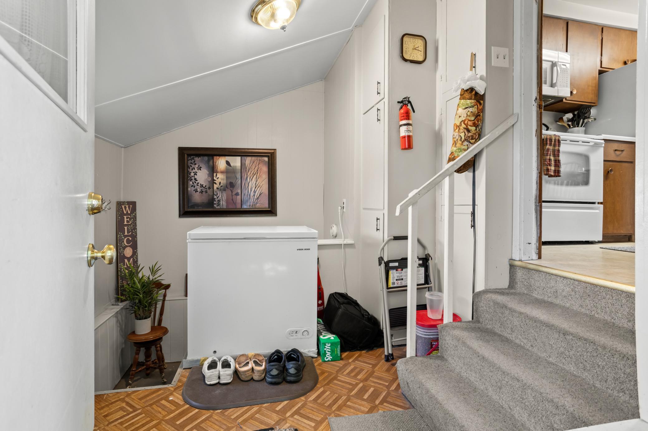 527 1st Street N