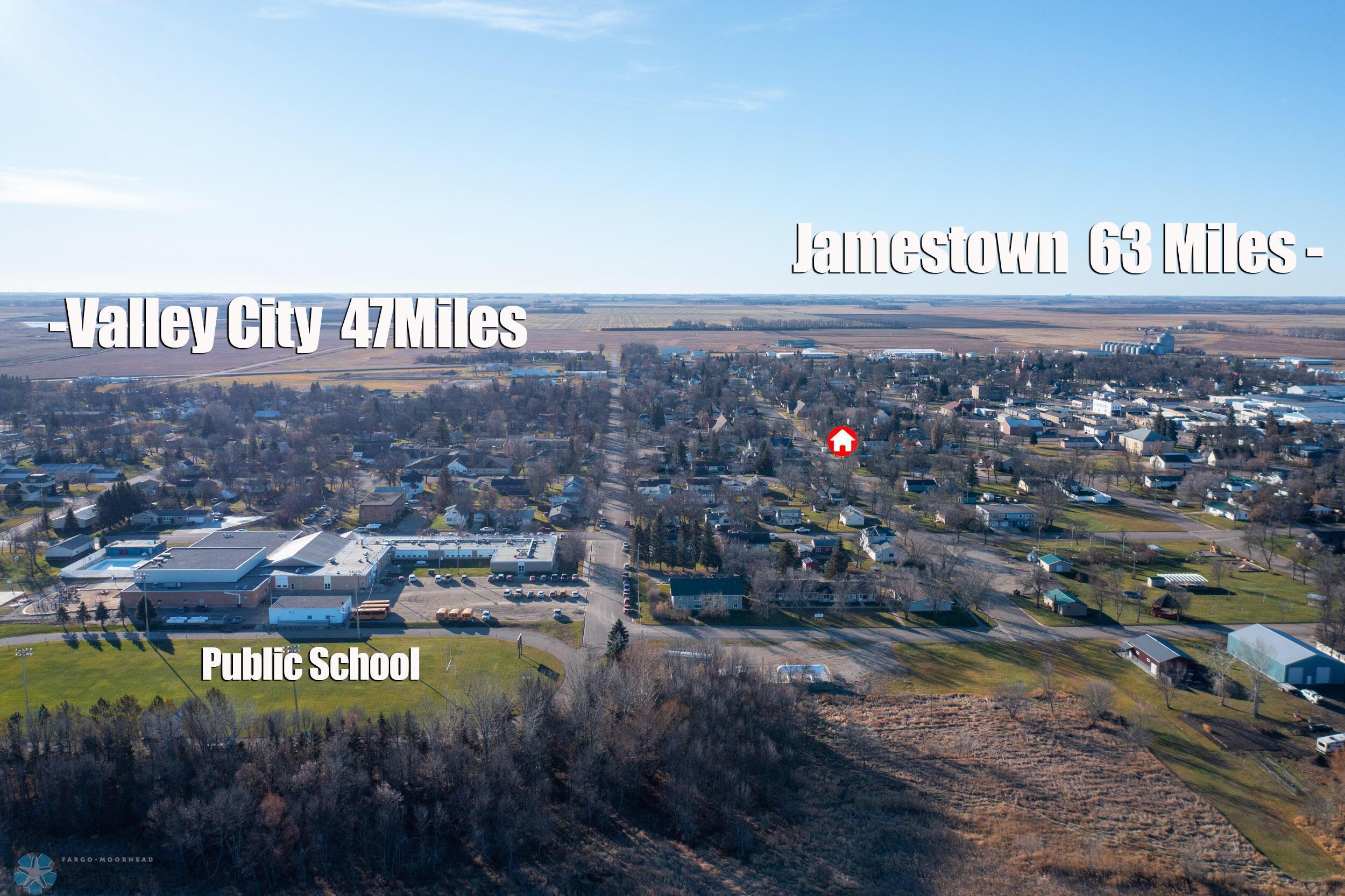 1009 ROBERTS Avenue NE