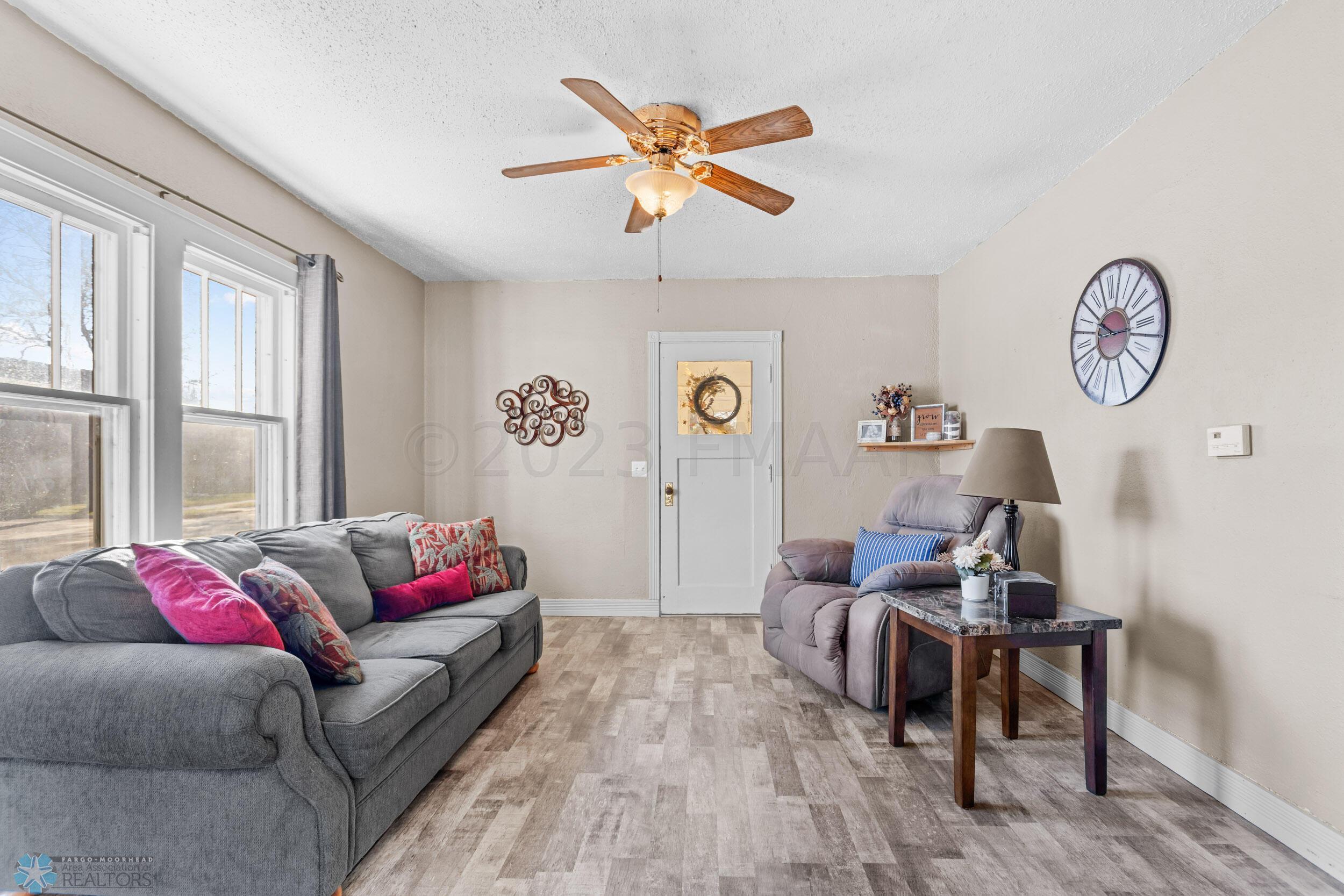 1009 ROBERTS Avenue NE