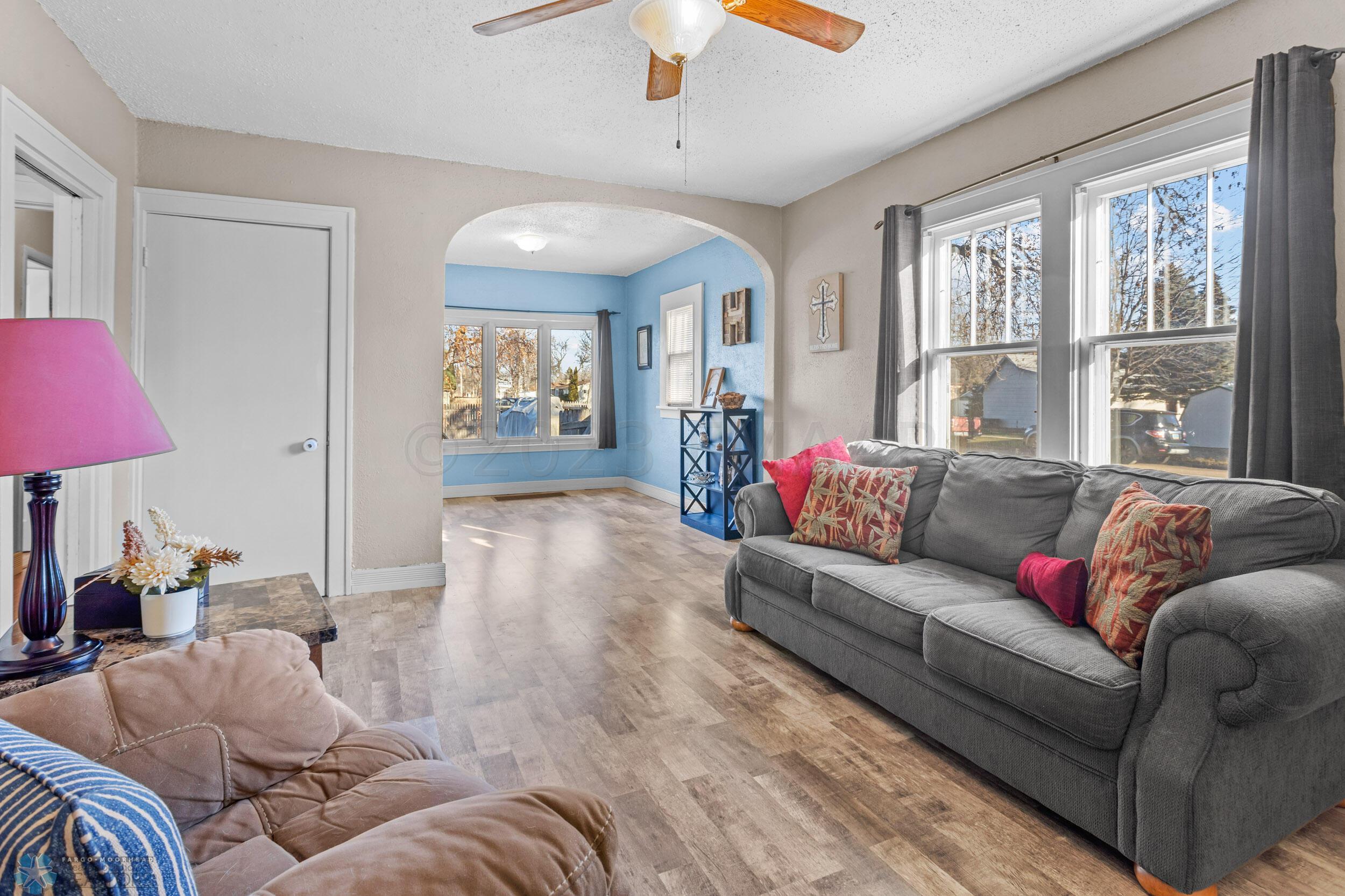 1009 ROBERTS Avenue NE