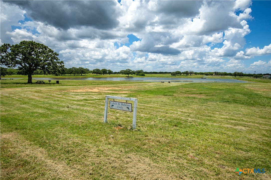 The Settlement at Patriot Ranch | 5.02 Acre Cornerstone Lot | Luling, TX