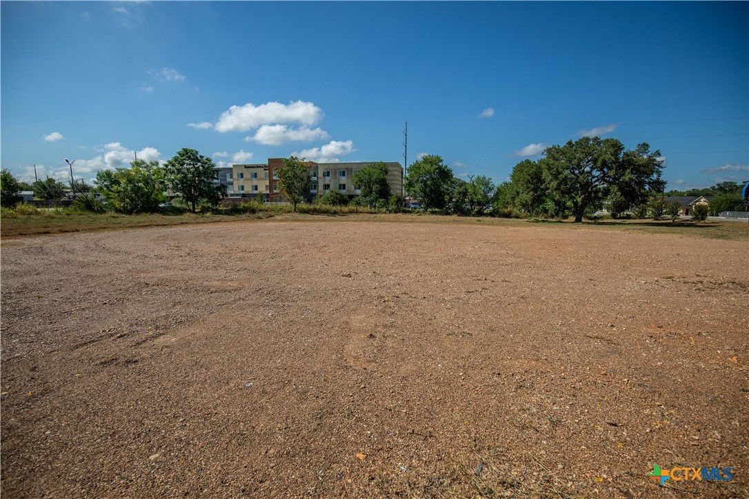Prime Commercial Lease Lot | N Esplanade St, Cuero, TX