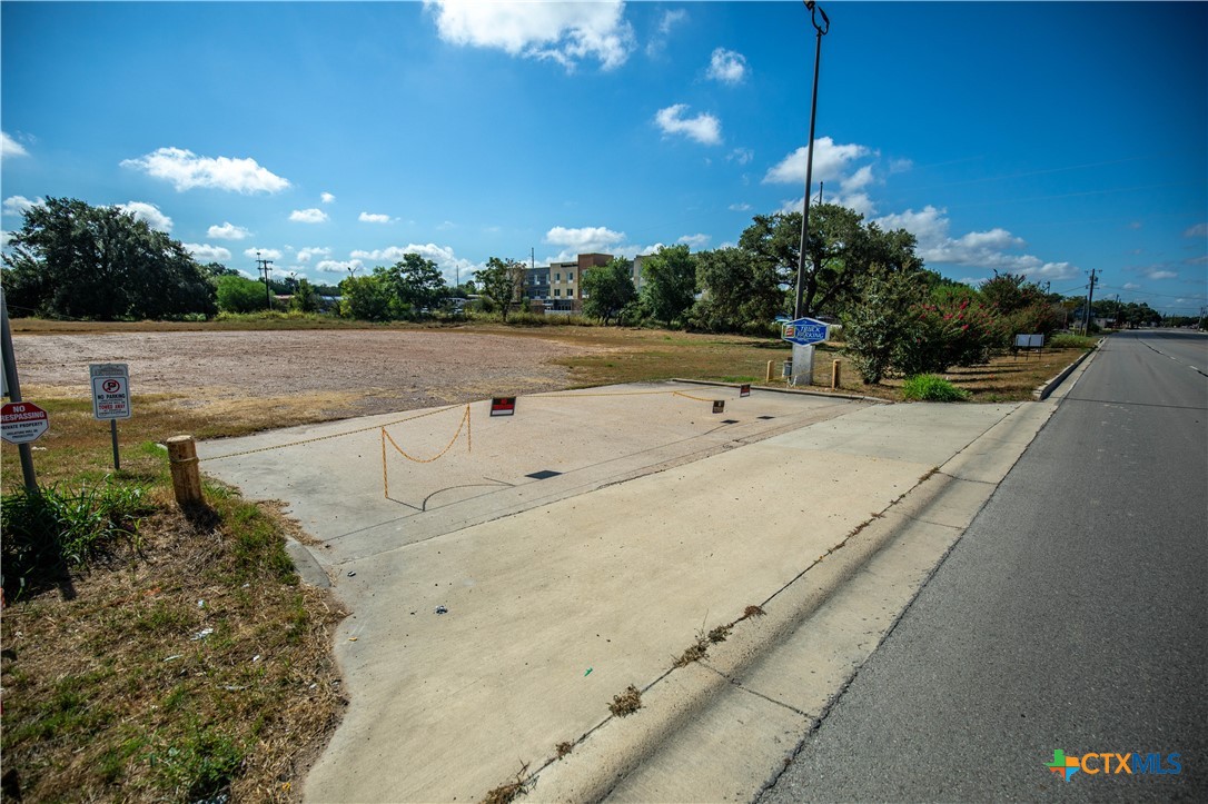 Prime Commercial Lease Lot | N Esplanade St, Cuero, TX