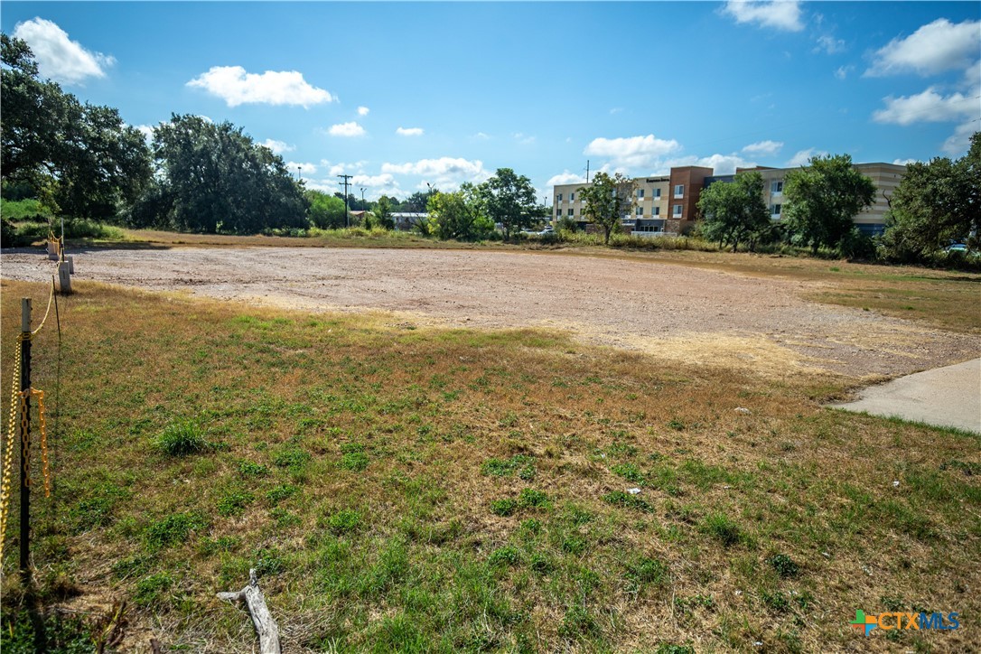 Prime Commercial Lease Lot | N Esplanade St, Cuero, TX