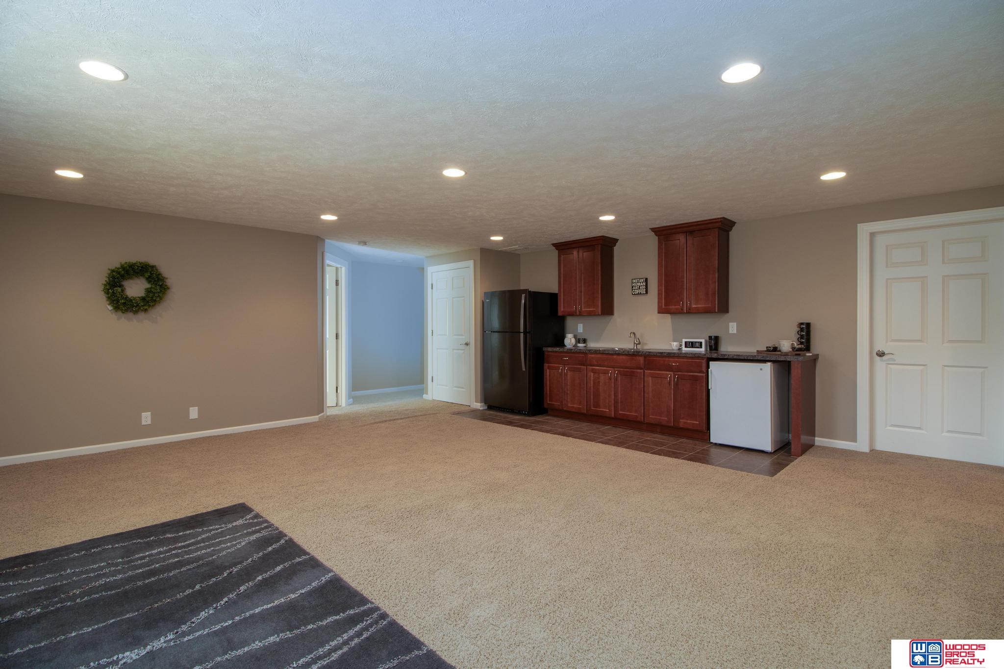 1319 W Cademon Circle