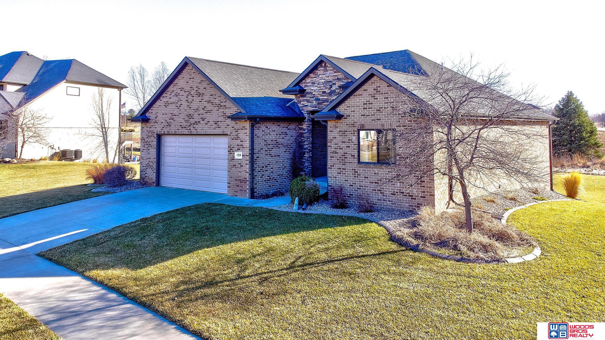 1319 W Cademon Circle