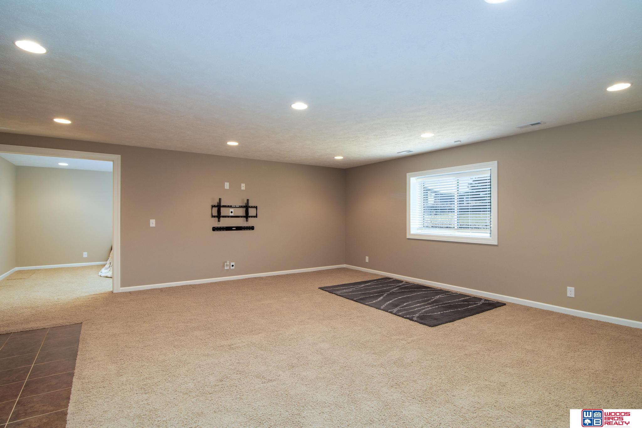 1319 W Cademon Circle