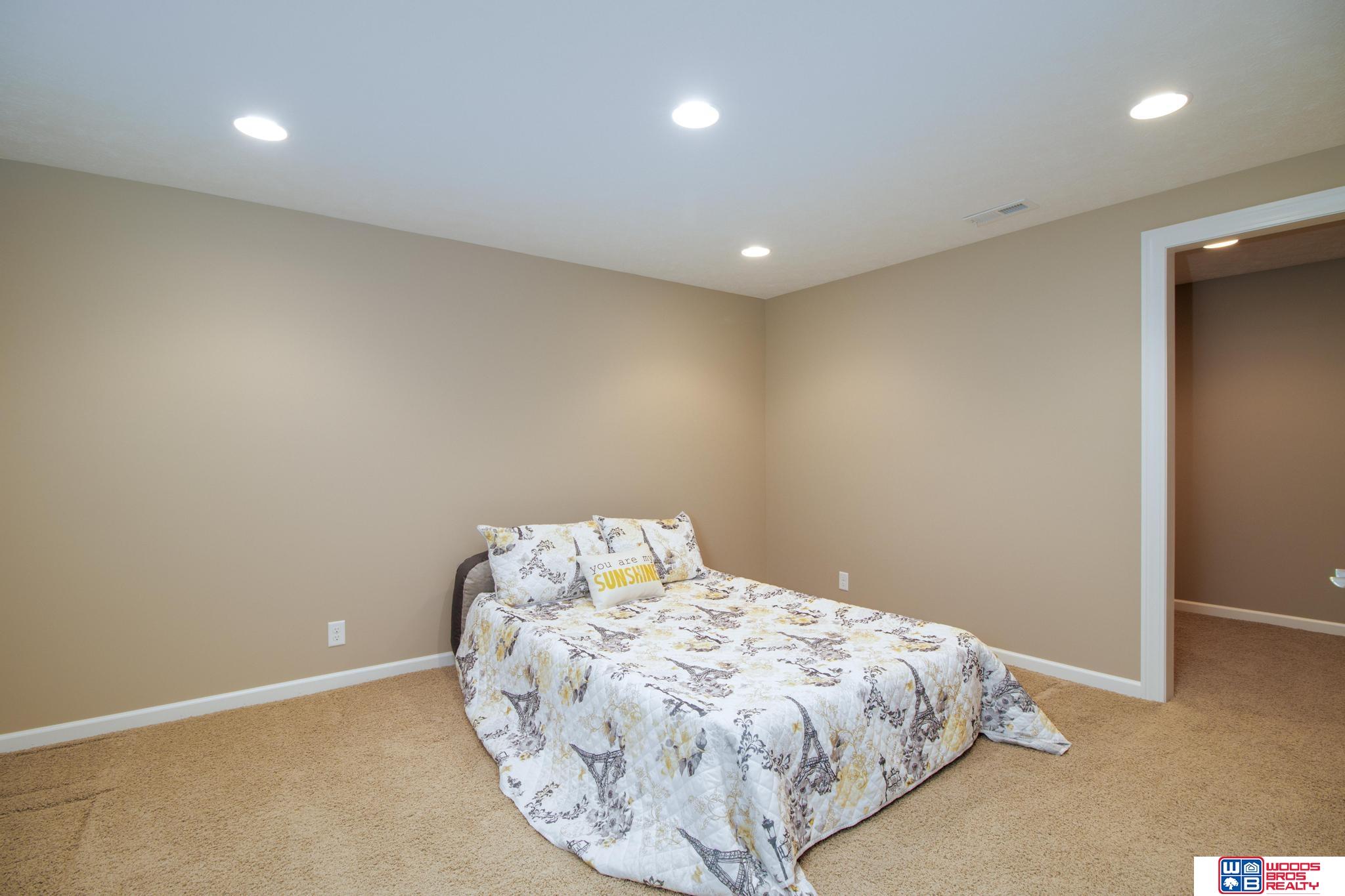 1319 W Cademon Circle